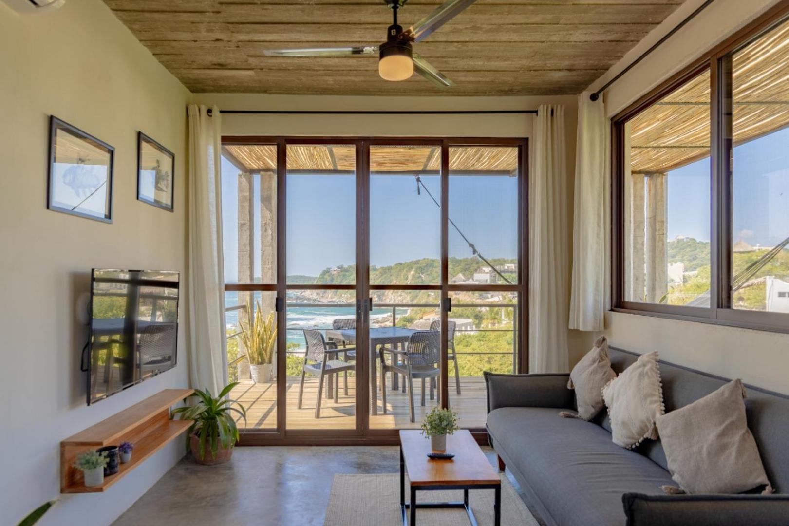 Superior Suite with Sea View - Photo 1