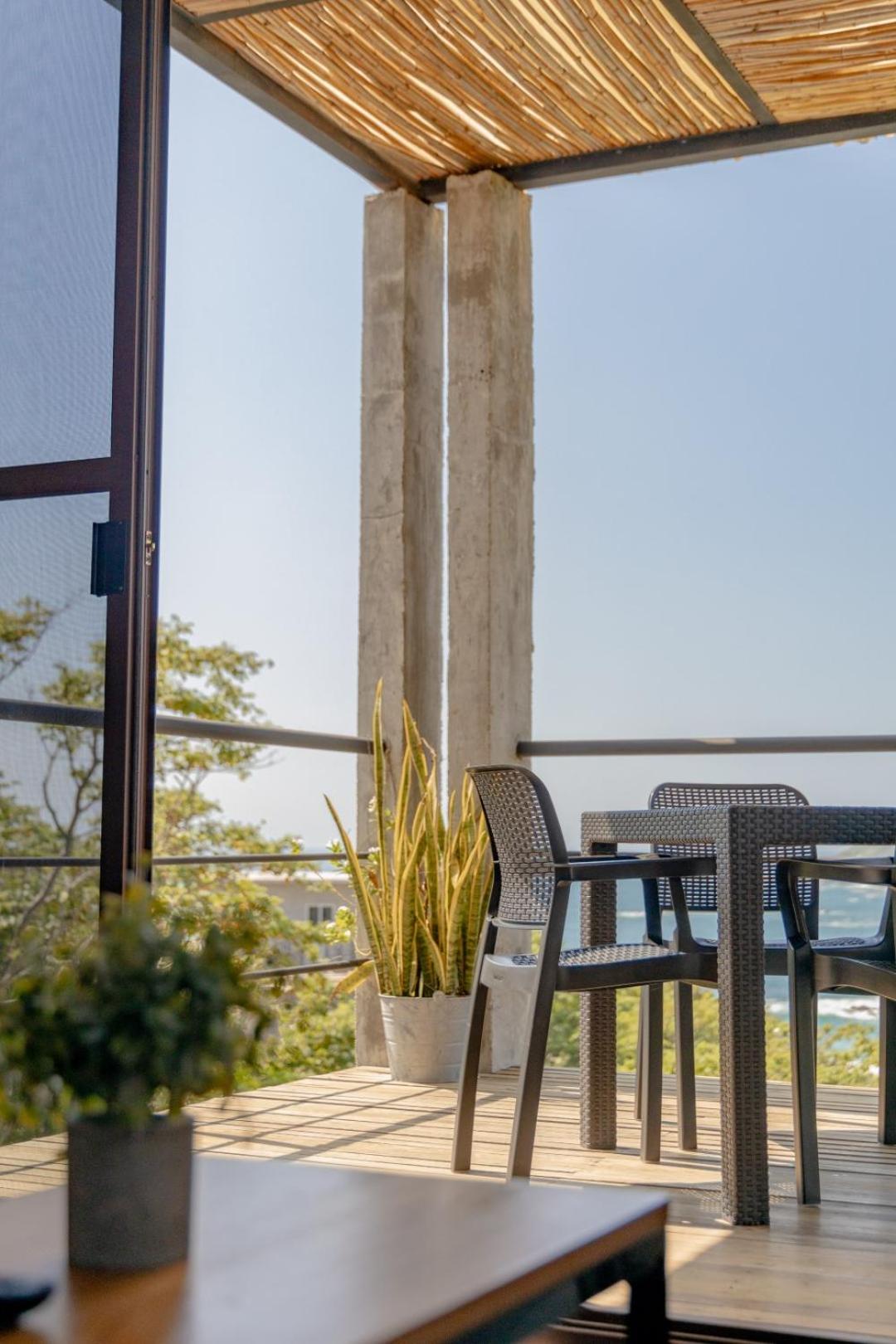 Superior Suite with Sea View - Photo 14