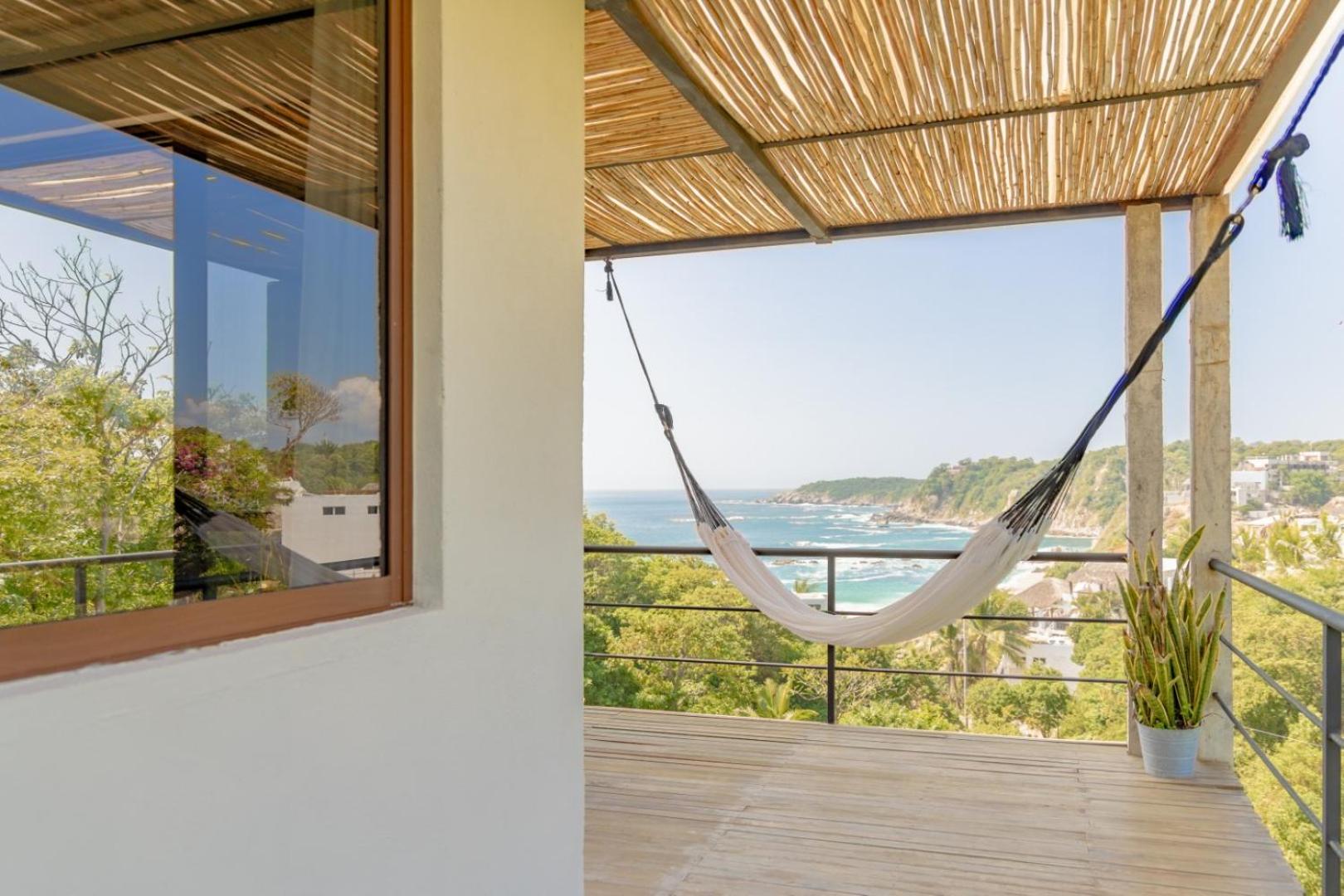 Superior Suite with Sea View - Photo 16