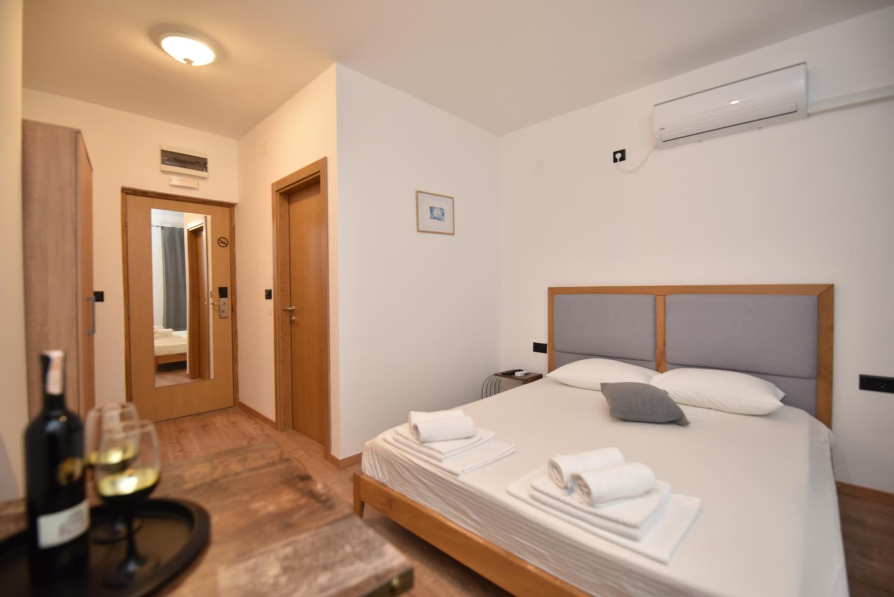 Double Room with Private Bathroom photo 3