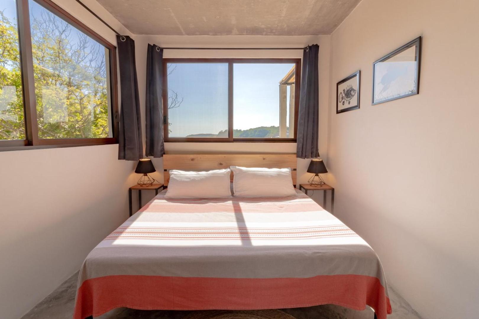 Superior Suite with Sea View - Photo 21