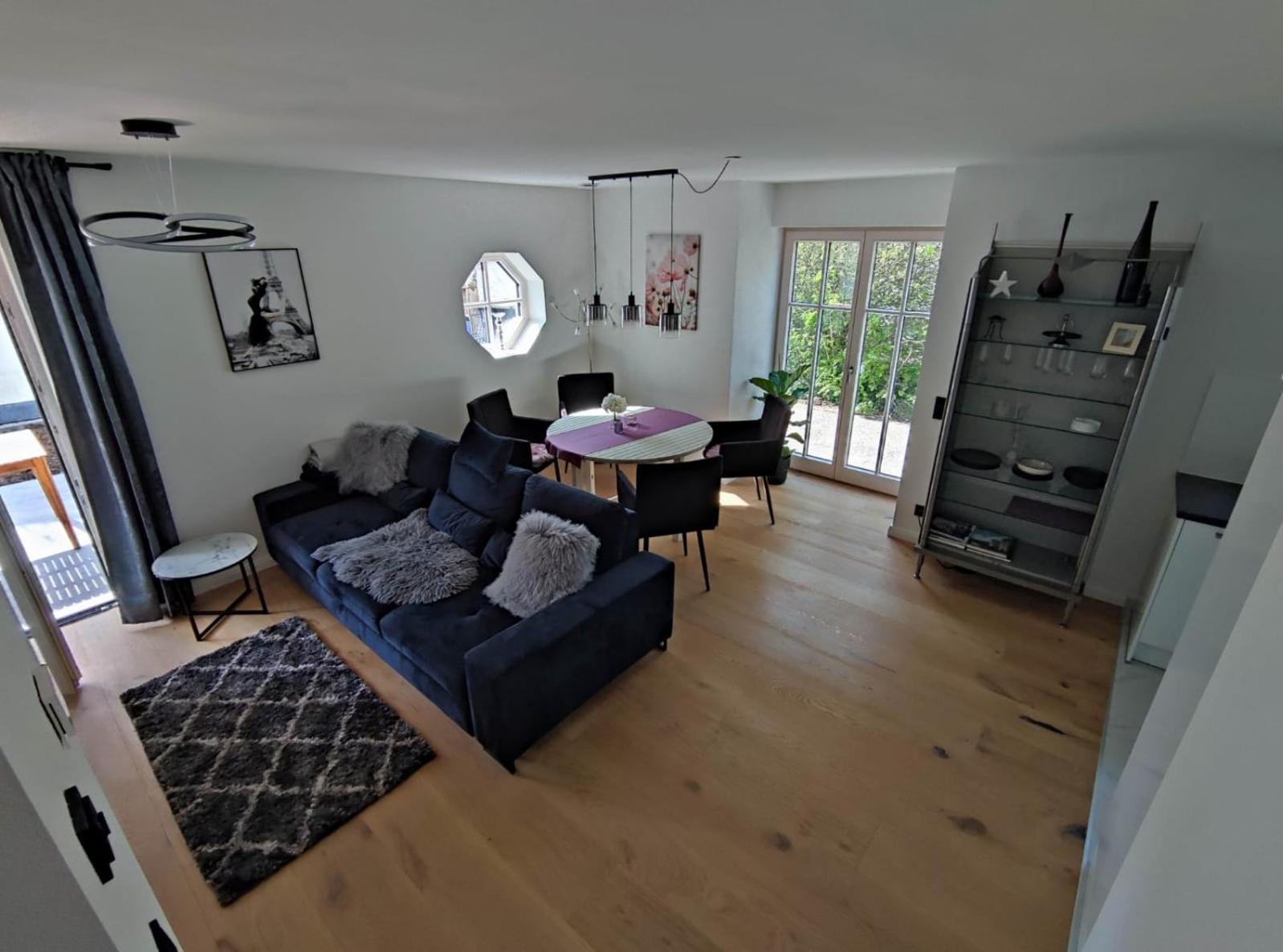 One-Bedroom Apartment photo 3