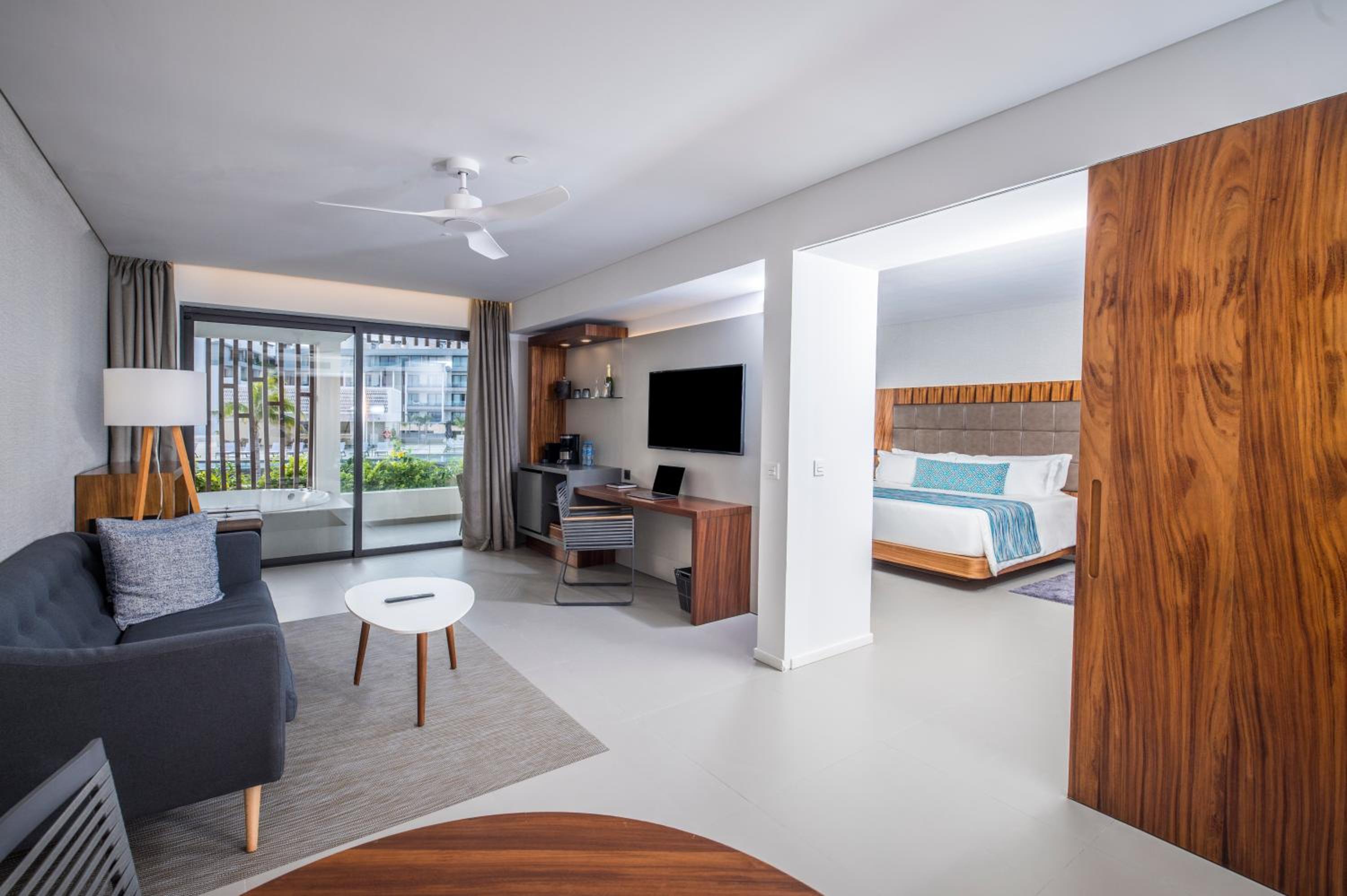 Suite de un dormitorio del Club de la Elegancia con Jacuzzi al aire libre (Solo para adultos, 18+) - WiFi gratuito