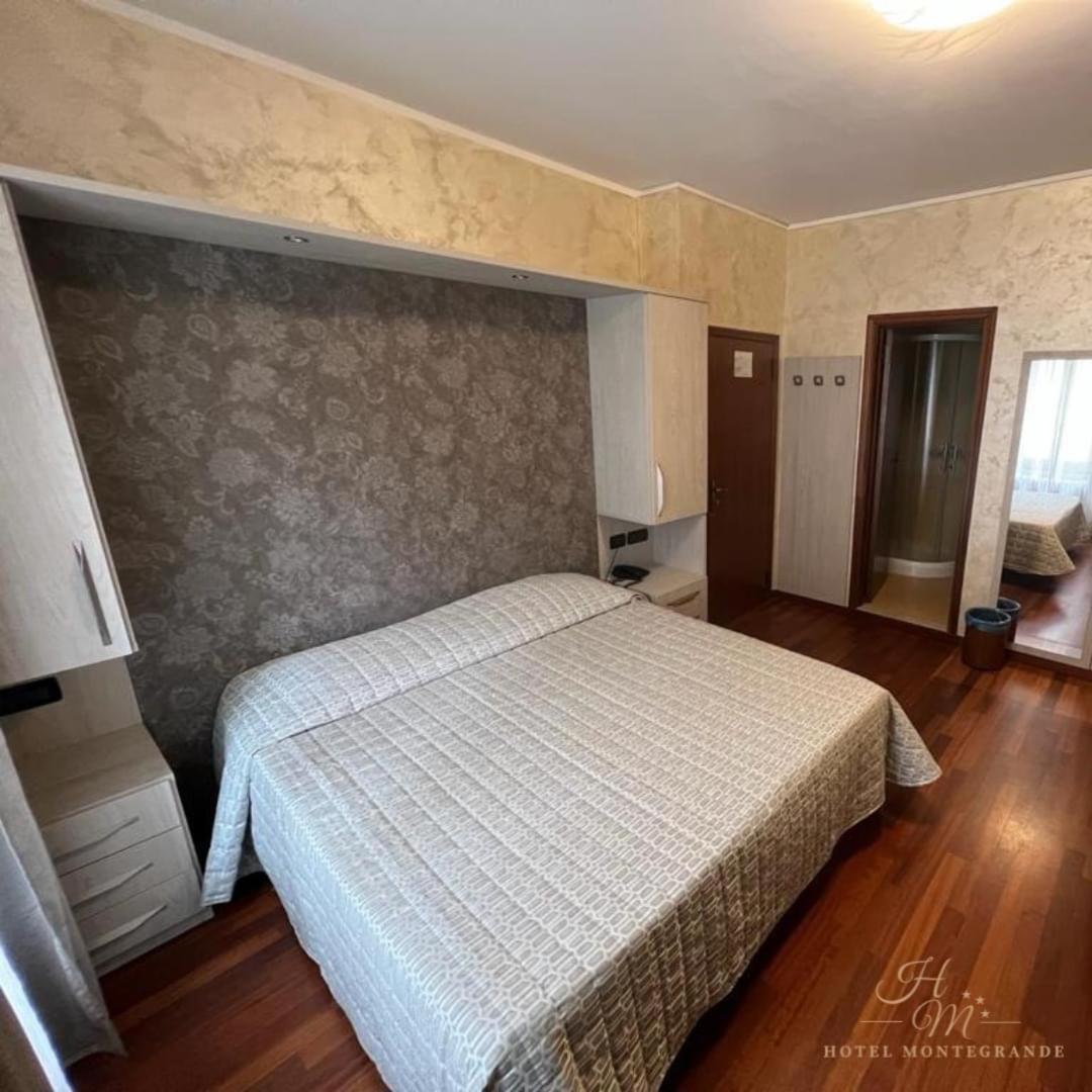 Double or Twin Room photo 2