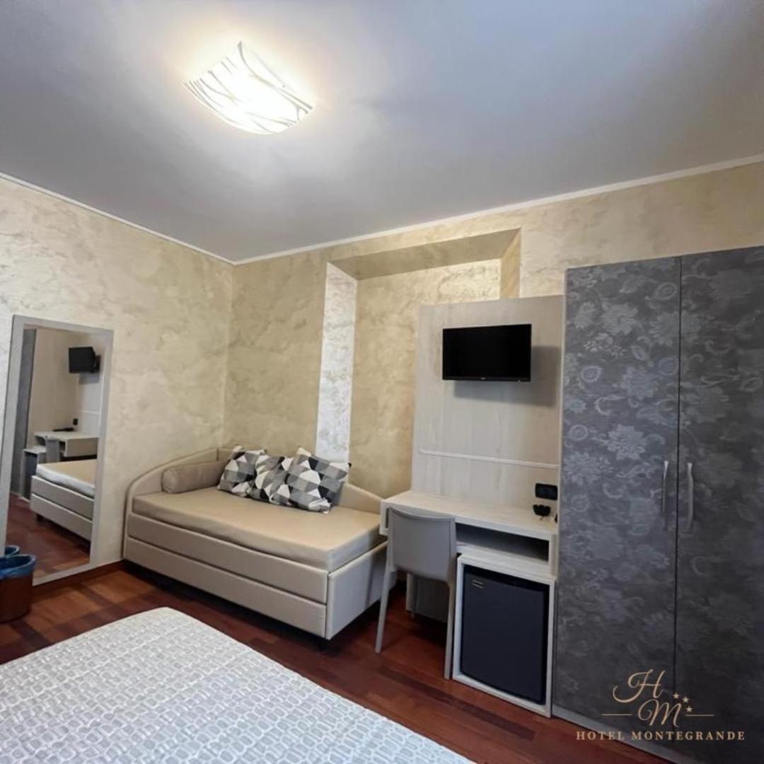 Double or Twin Room photo 3