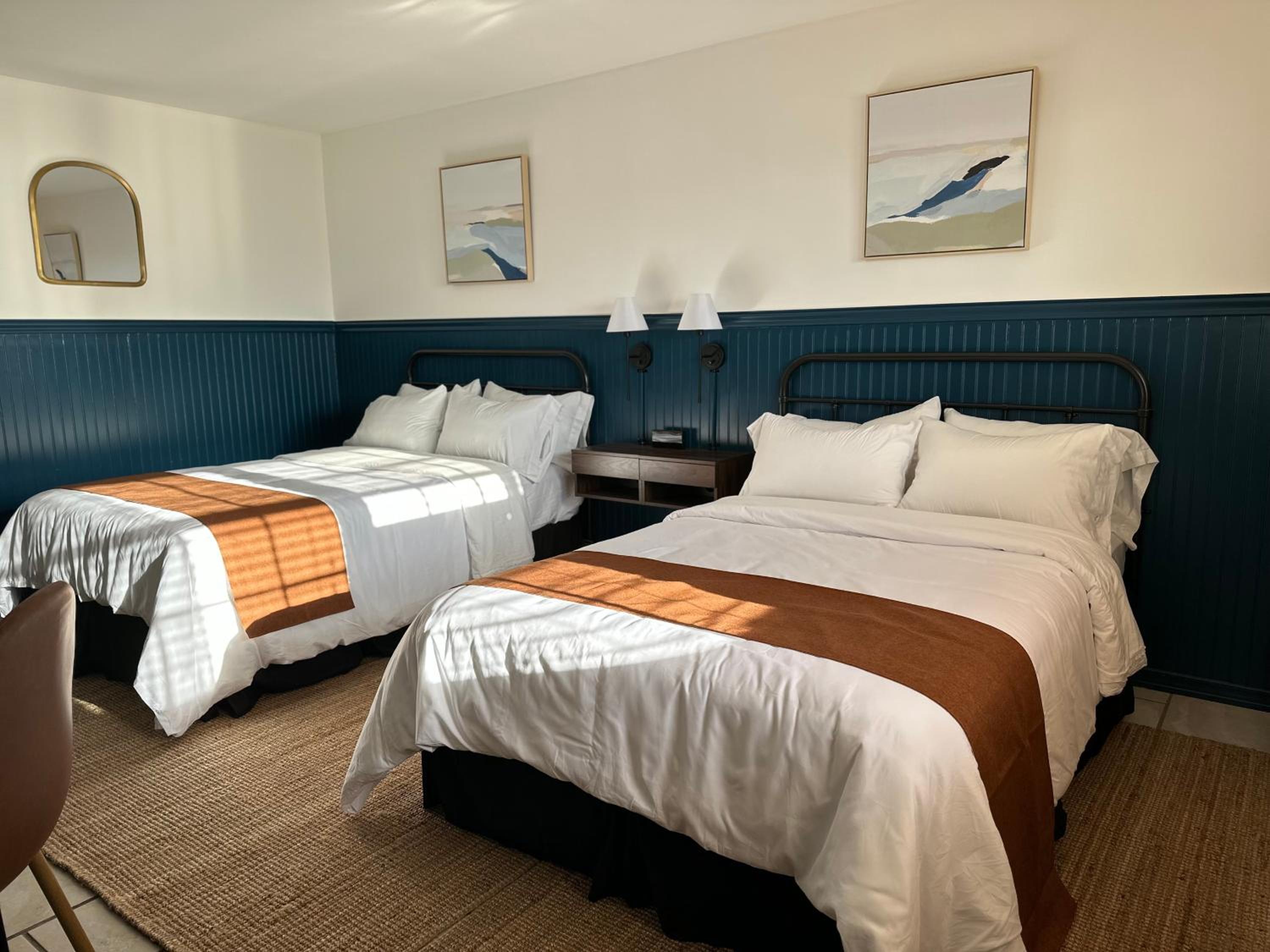 Double Room with Two Double Beds - Photo 3