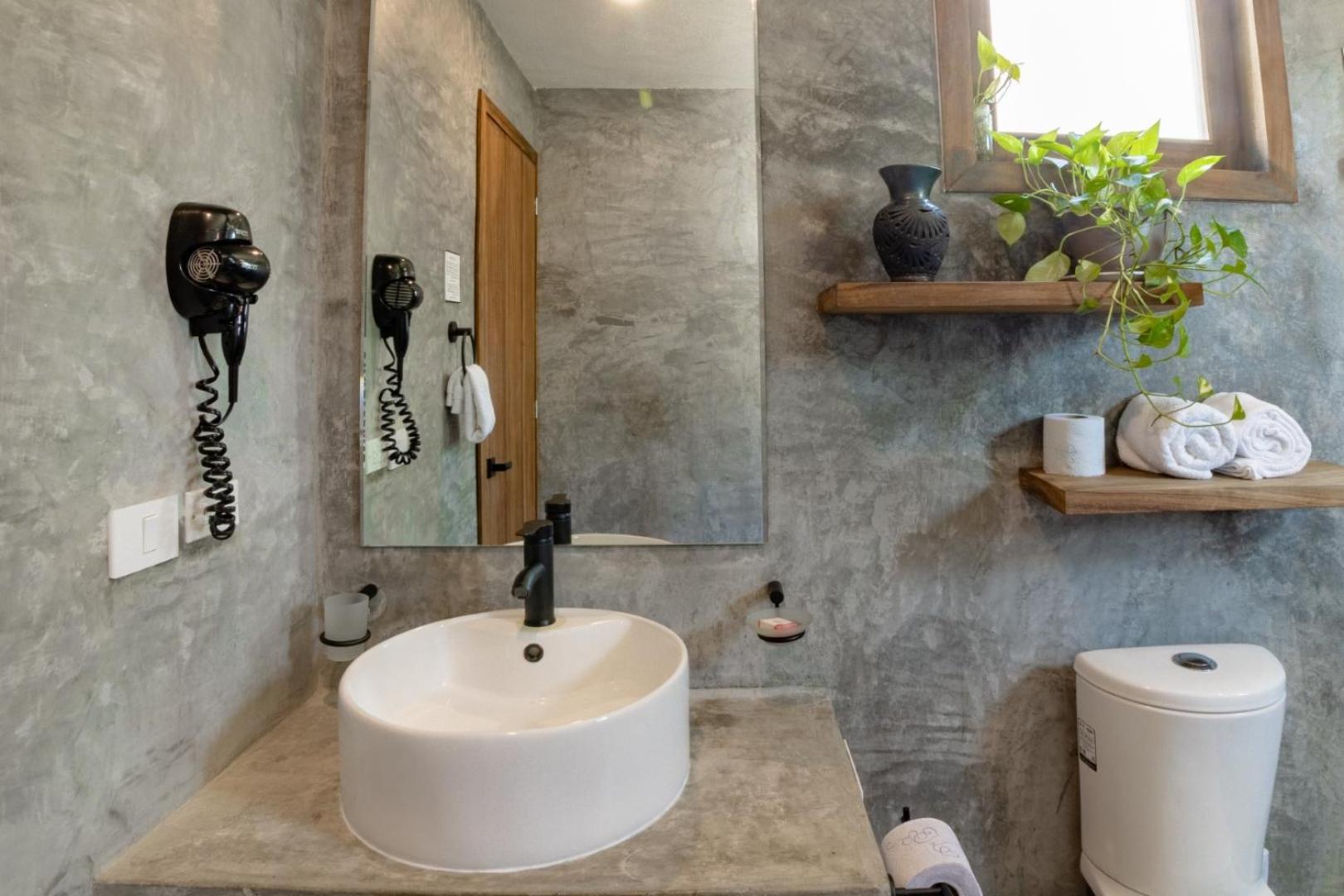Deluxe Suite - Photo 3