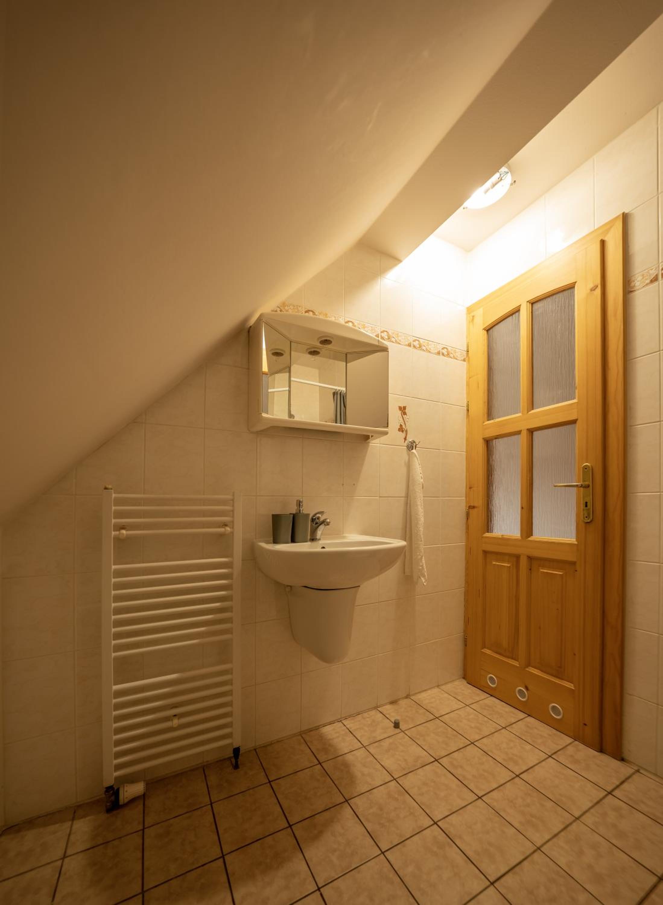 Apartment with Balcony photo 3