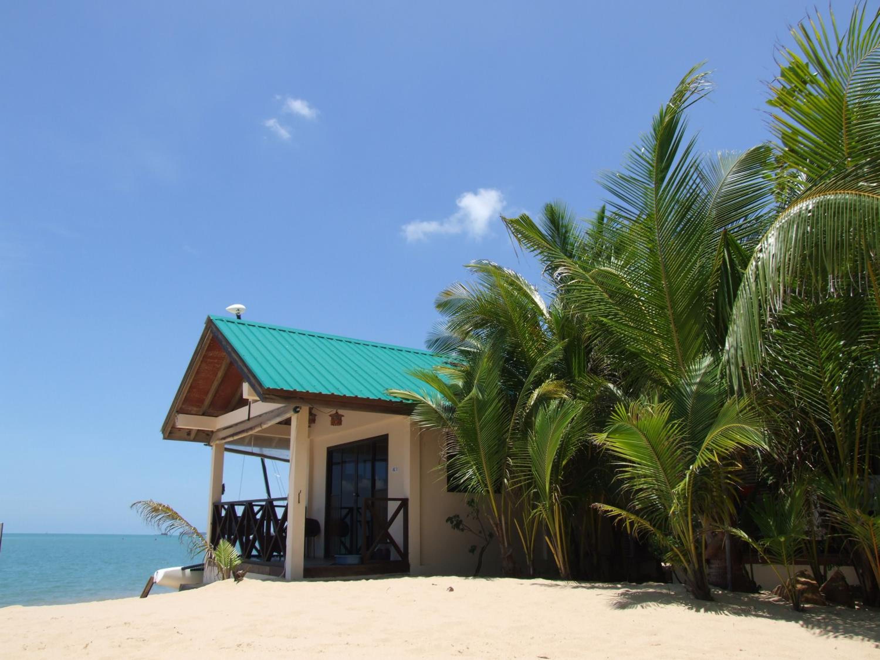 Bungalow - Beach Front 1 photo 2