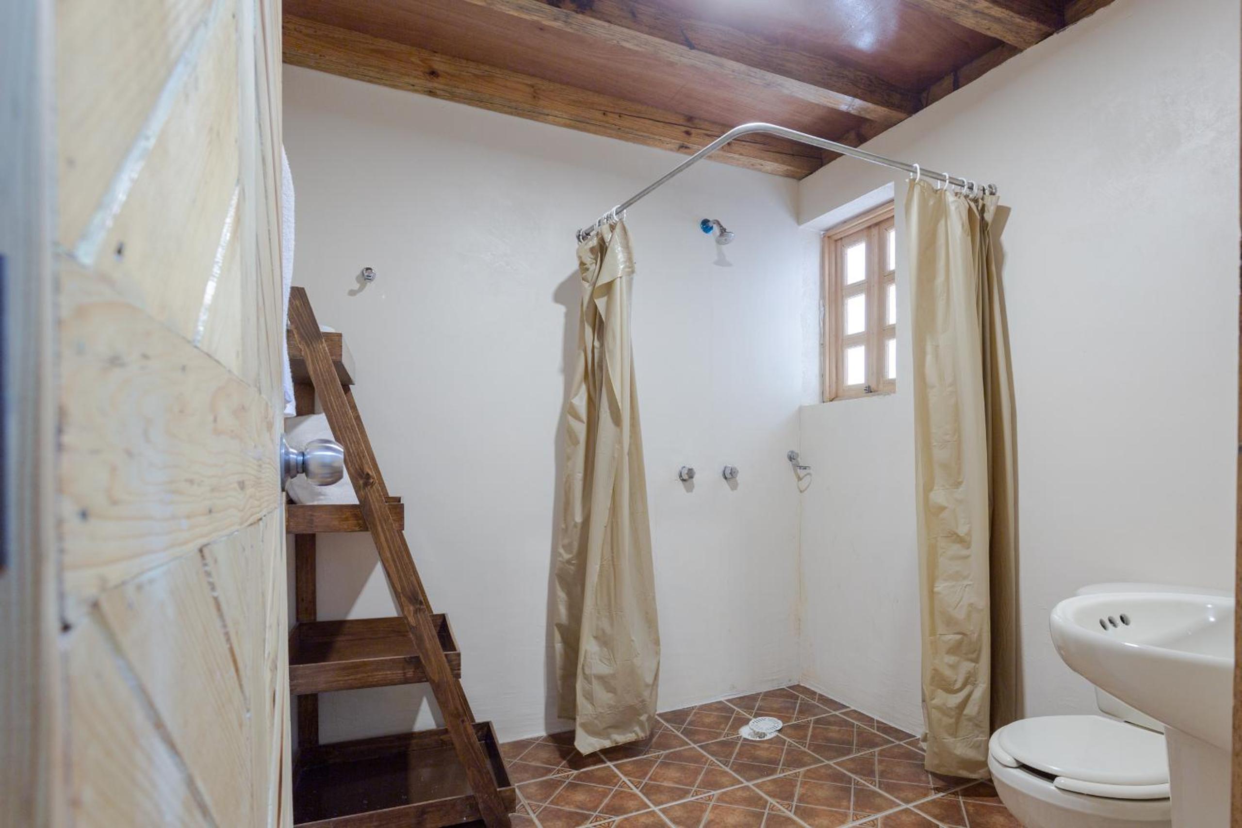 Suite - Photo 7