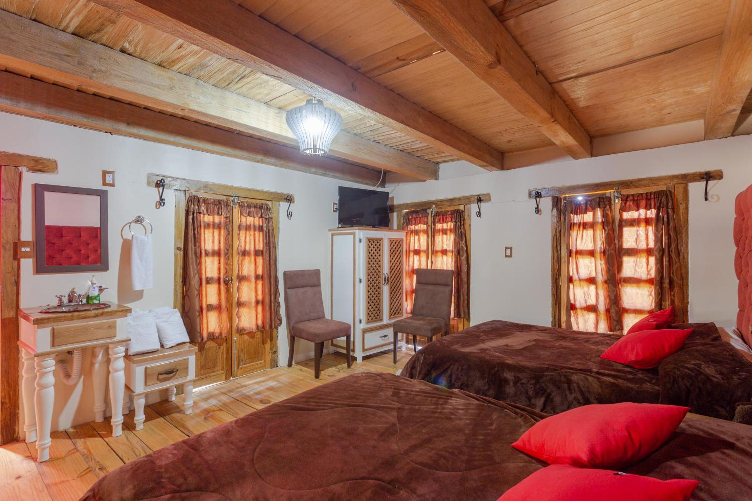 Deluxe Double Room with Two Double Beds - Photo 8