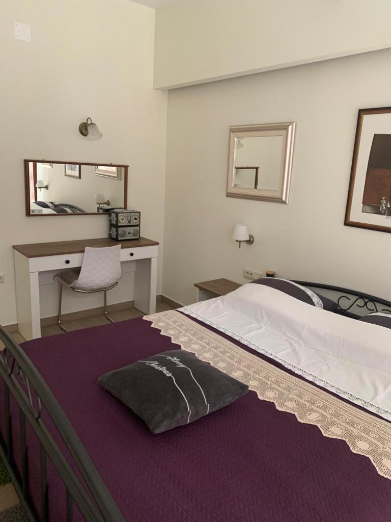 Studio Apartment photo 1