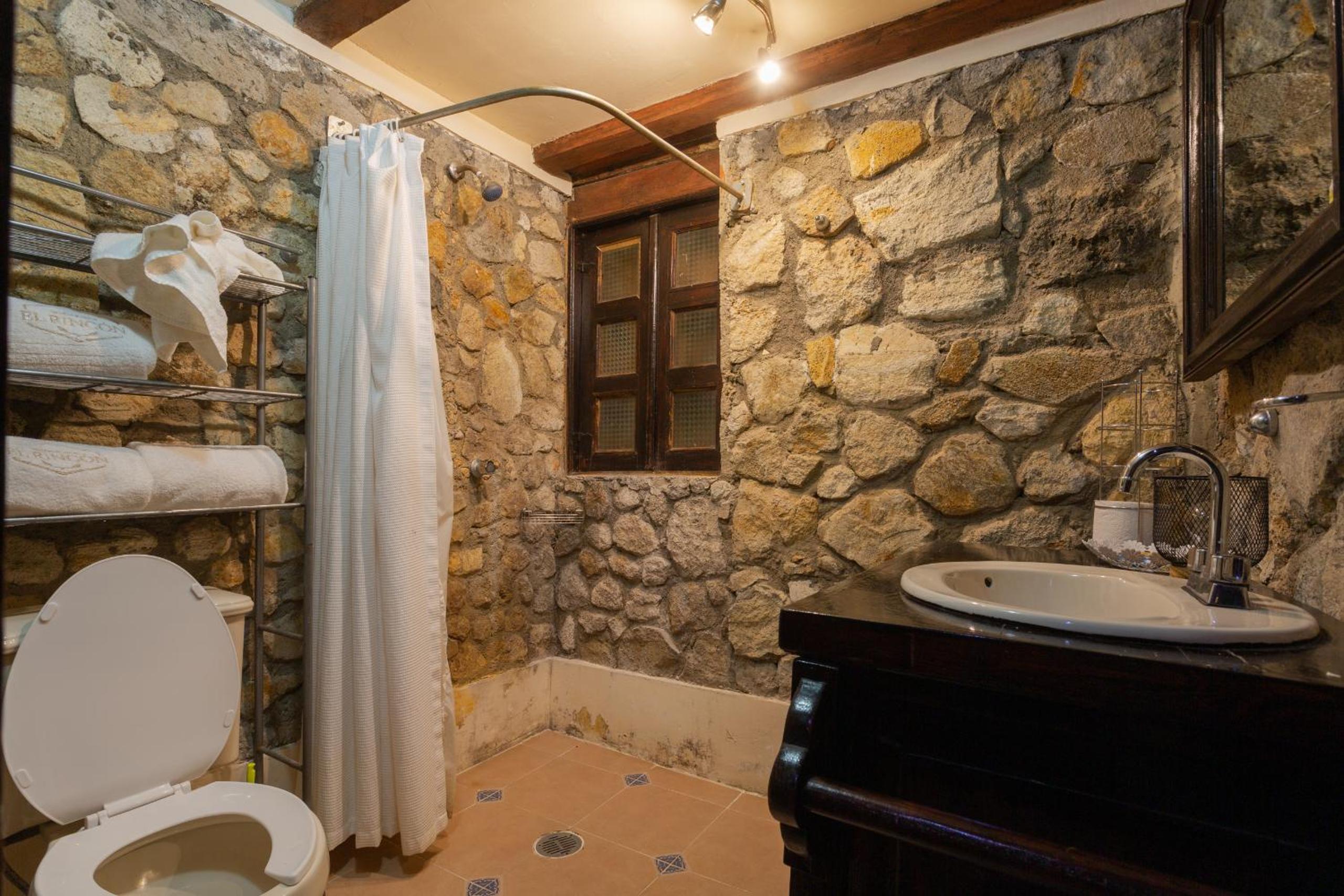 Suite - Photo 6