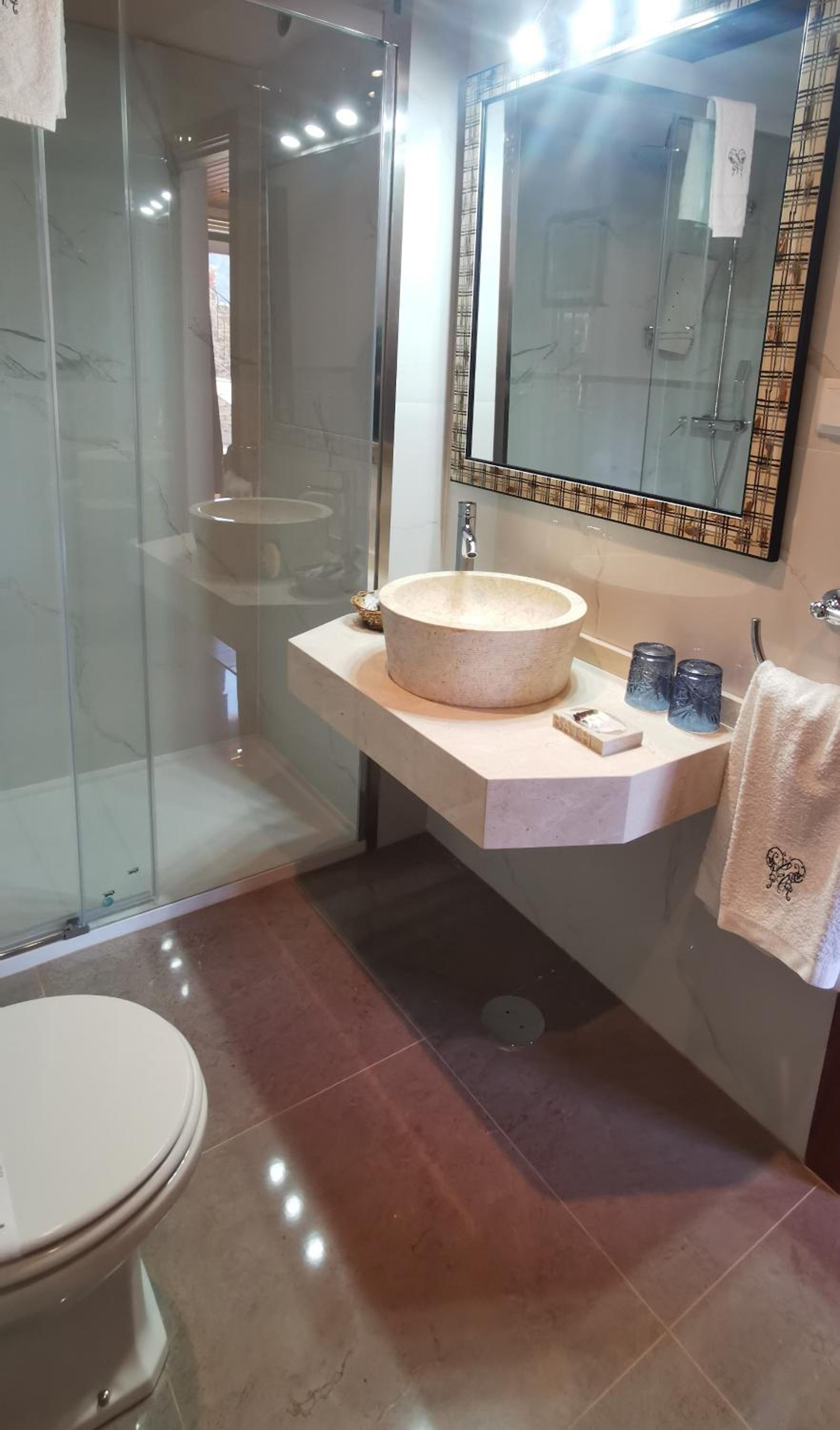 Standard Double Room - Photo 4