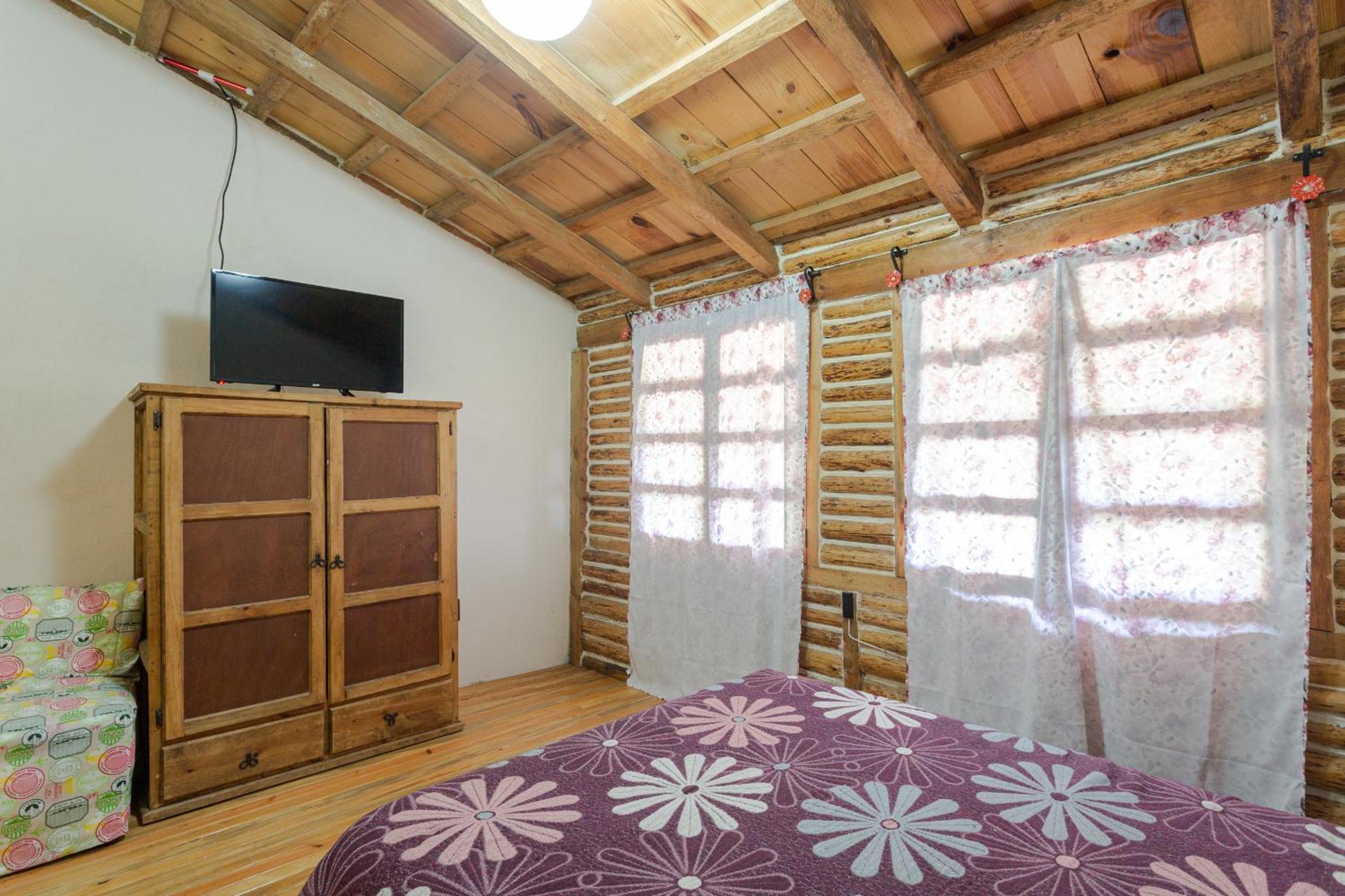 Suite - Photo 9
