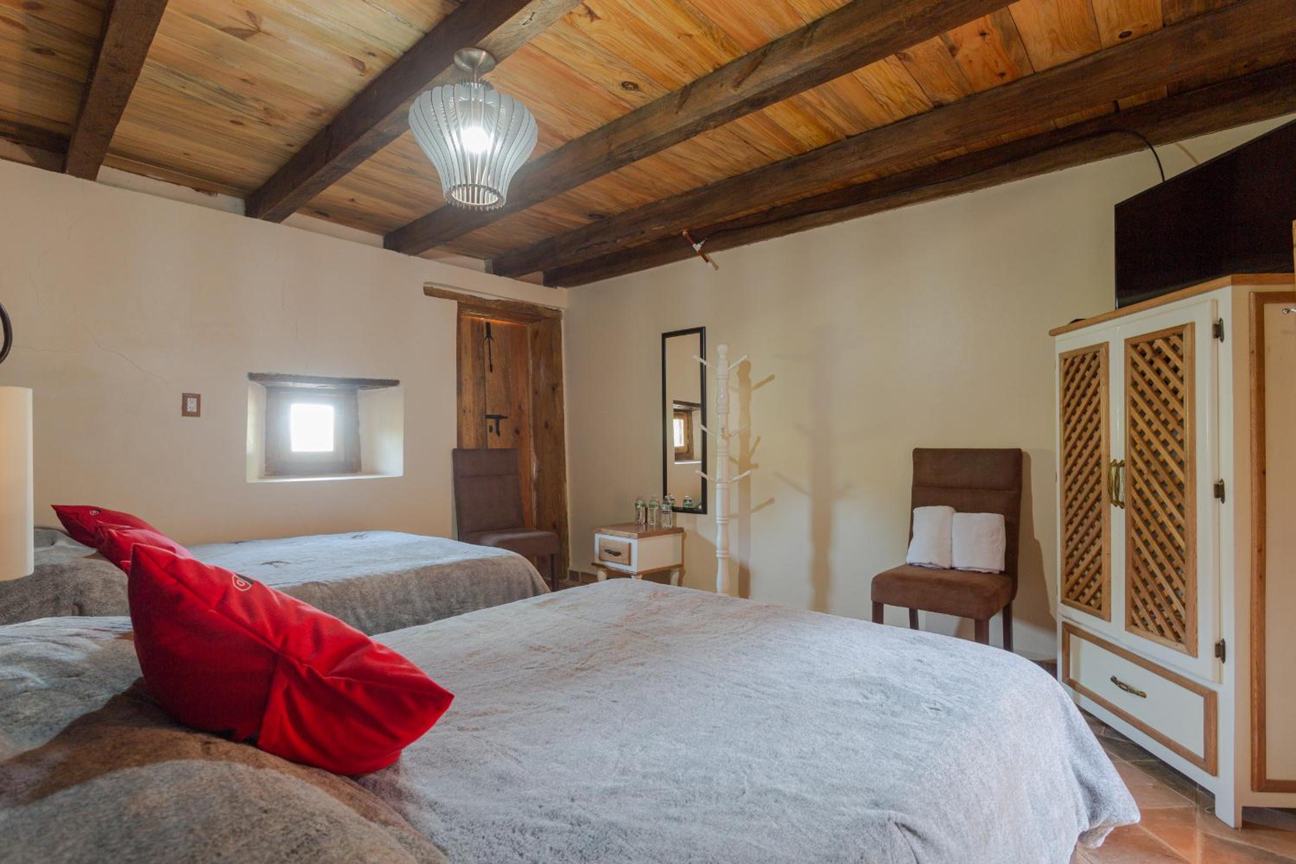Deluxe Double Room with Two Double Beds - Photo 5