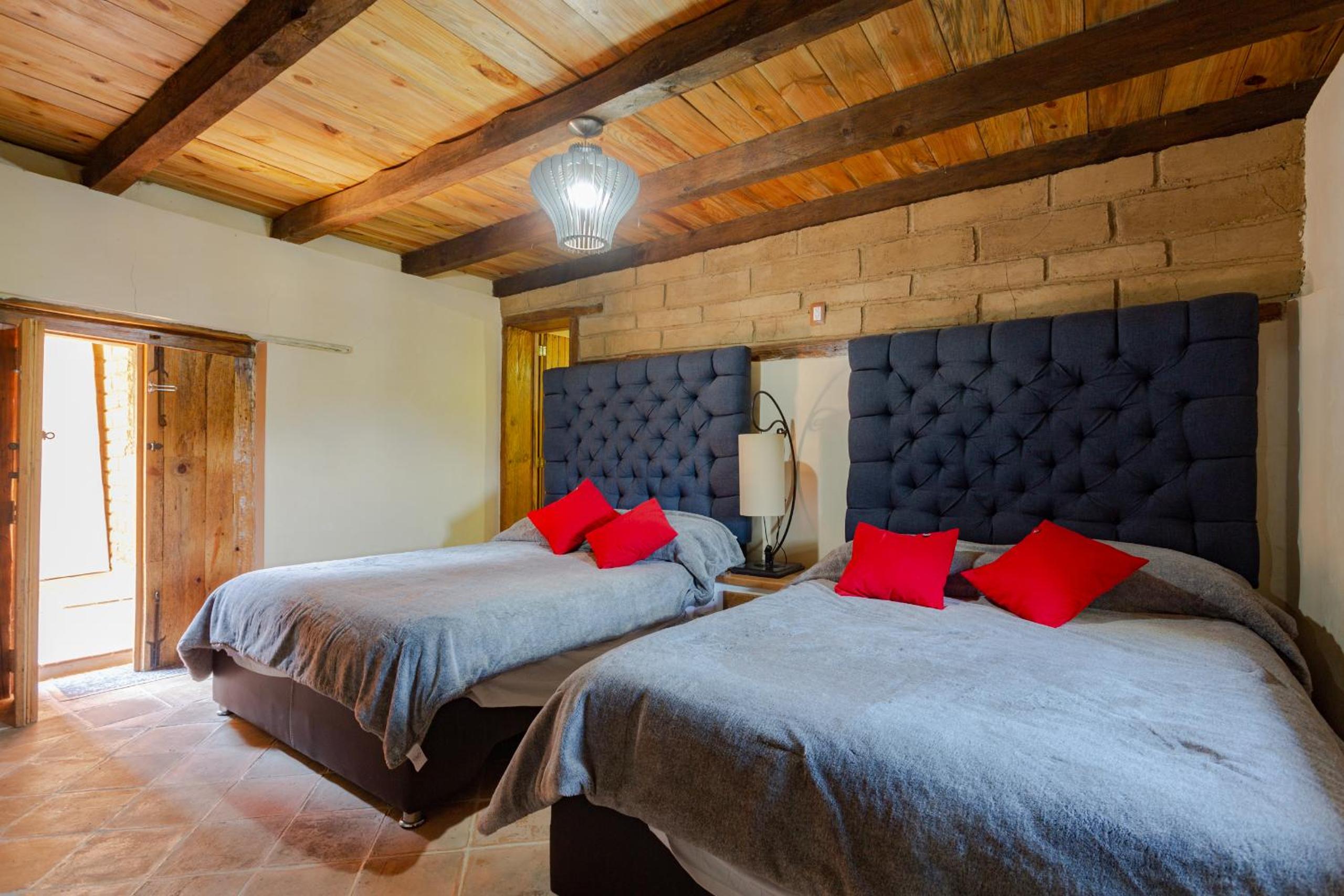 Deluxe Double Room with Two Double Beds - Photo 6