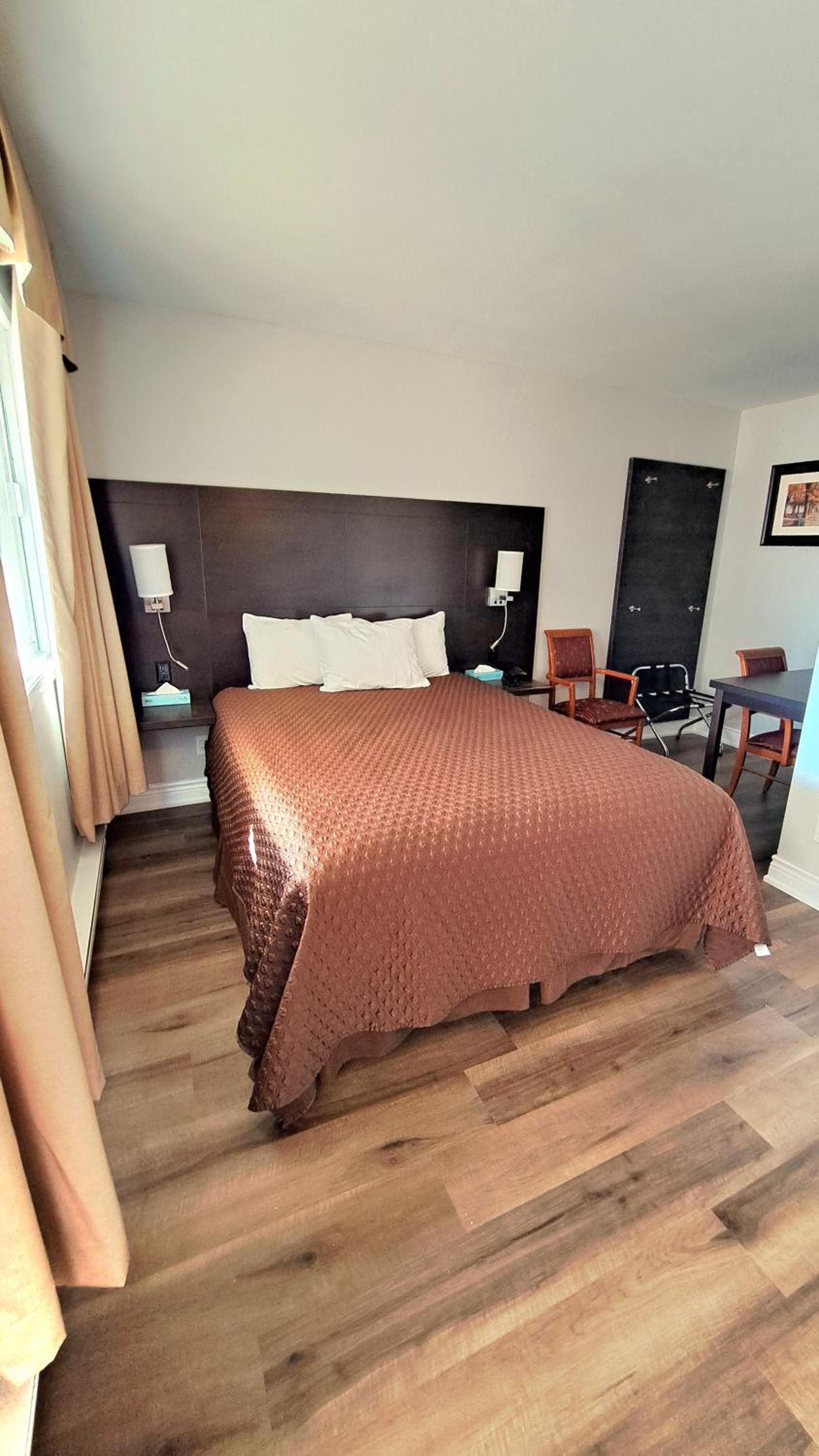 Standard Queen Room photo 3