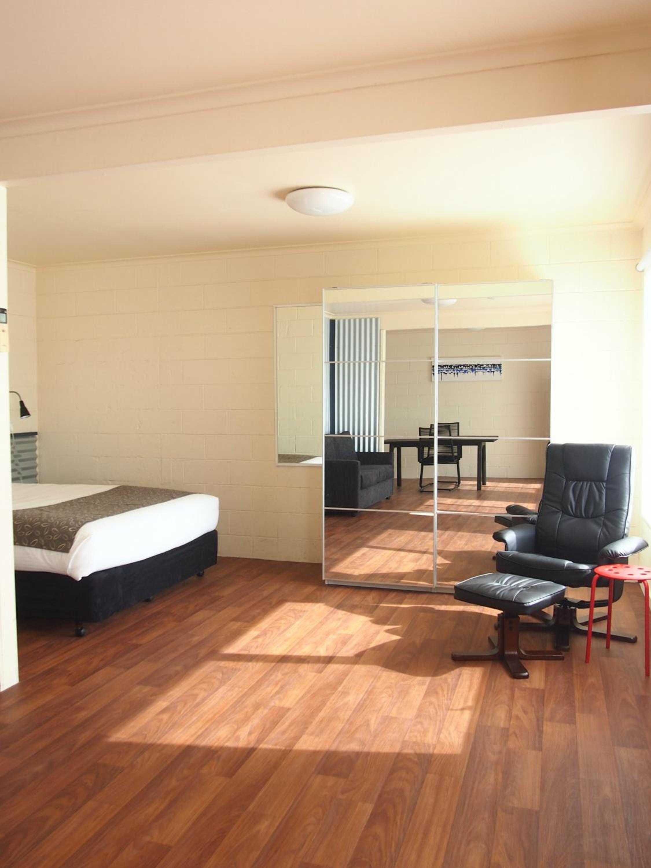 One-Bedroom Superior Apartment photo 3