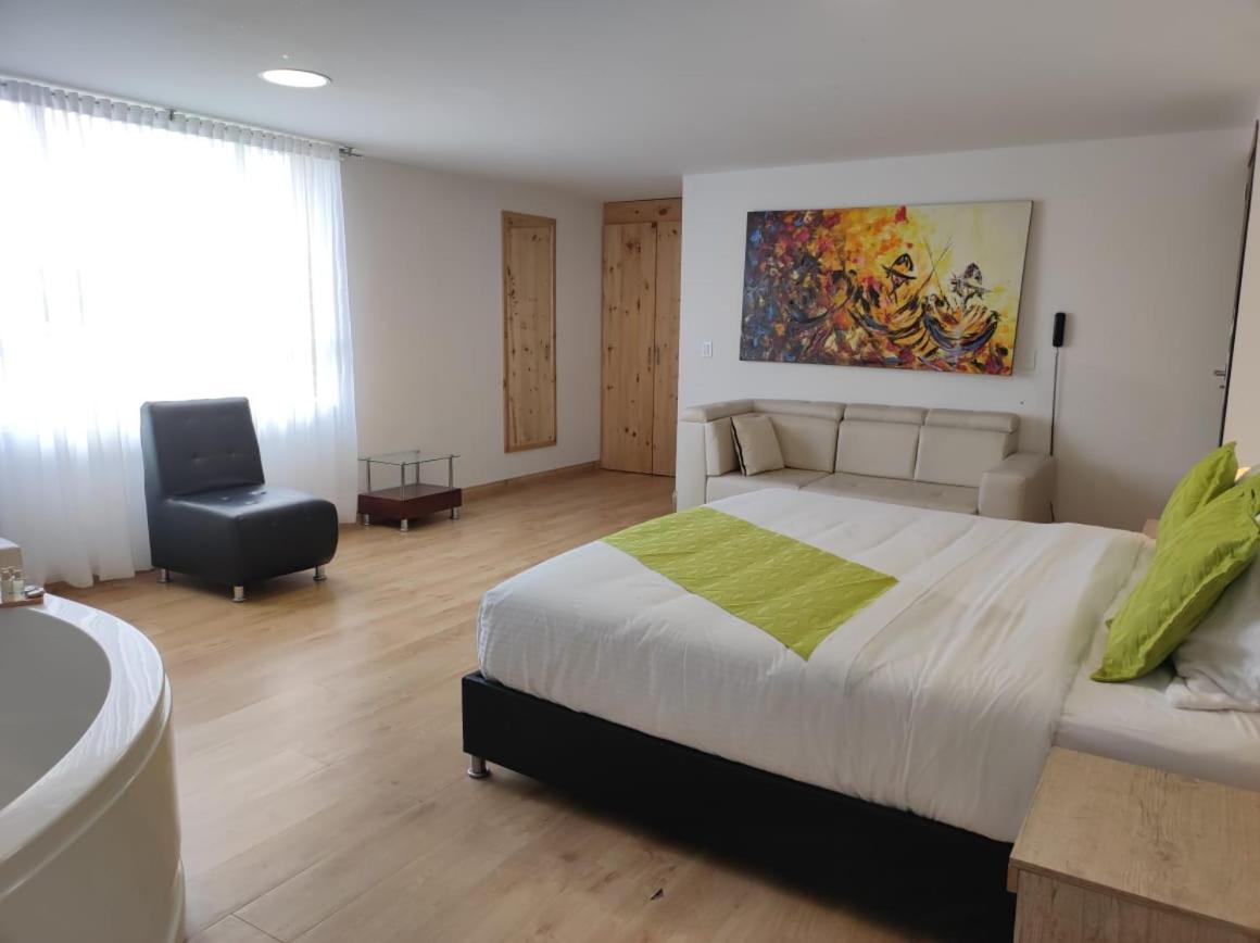Suite with Hot Tub