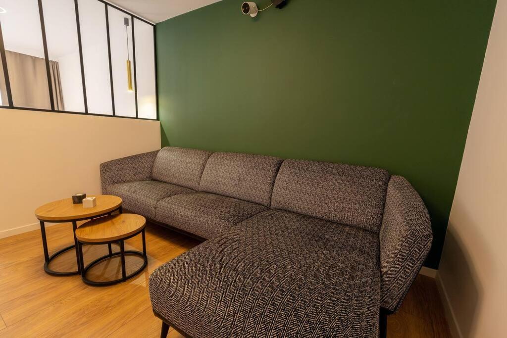 One-Bedroom Apartment photo 2