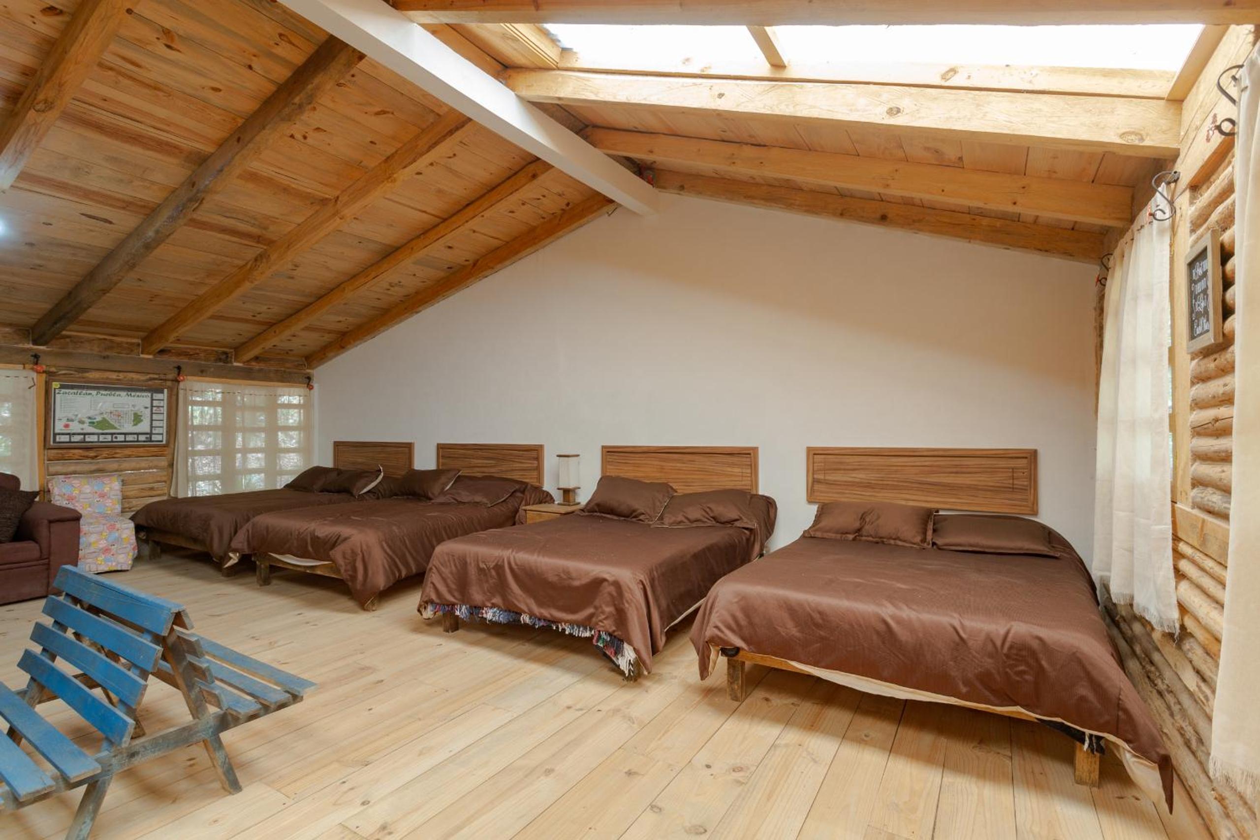 Deluxe Family Room - Photo 3