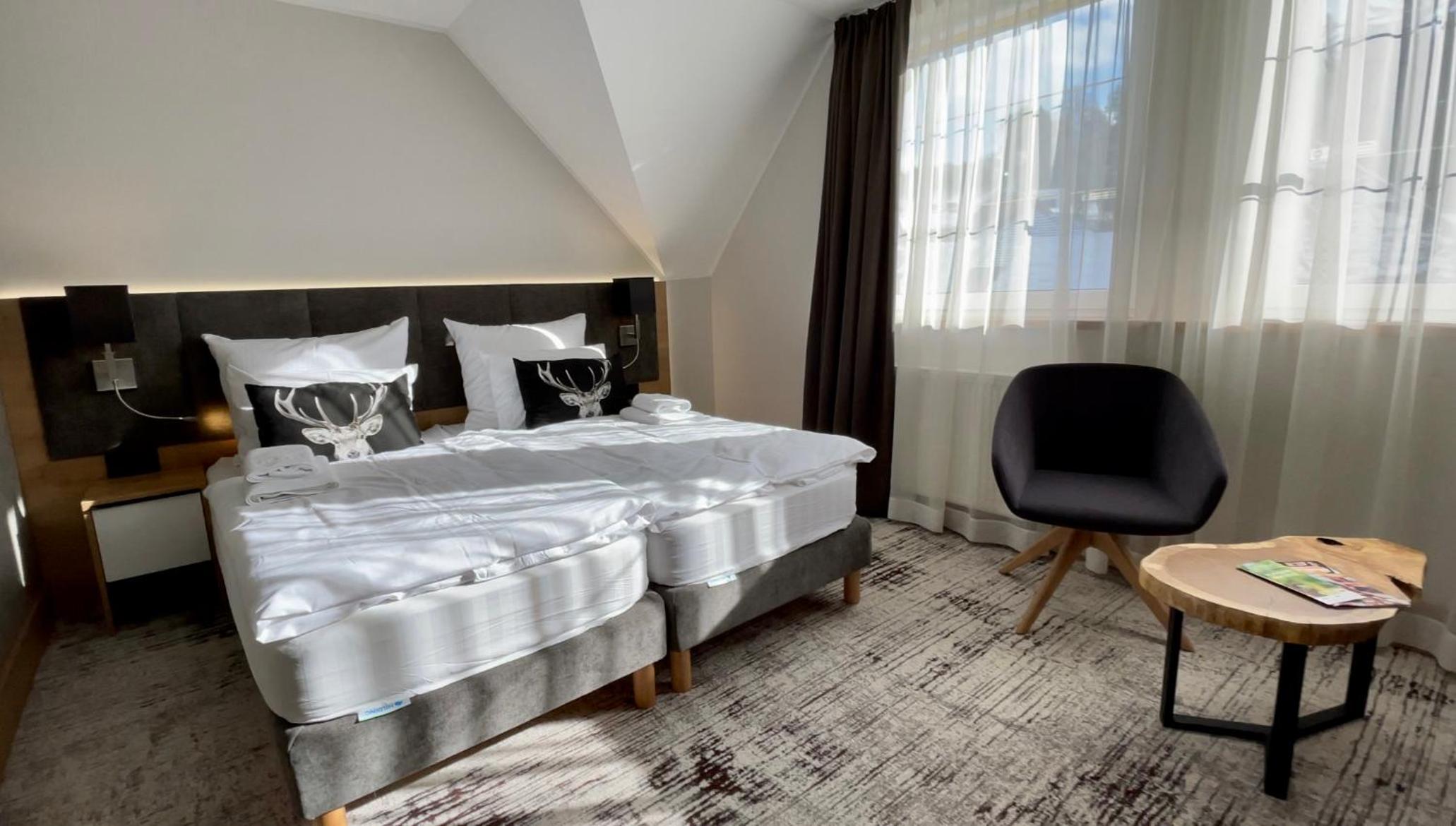 Standard Double or Twin Room - Photo 9