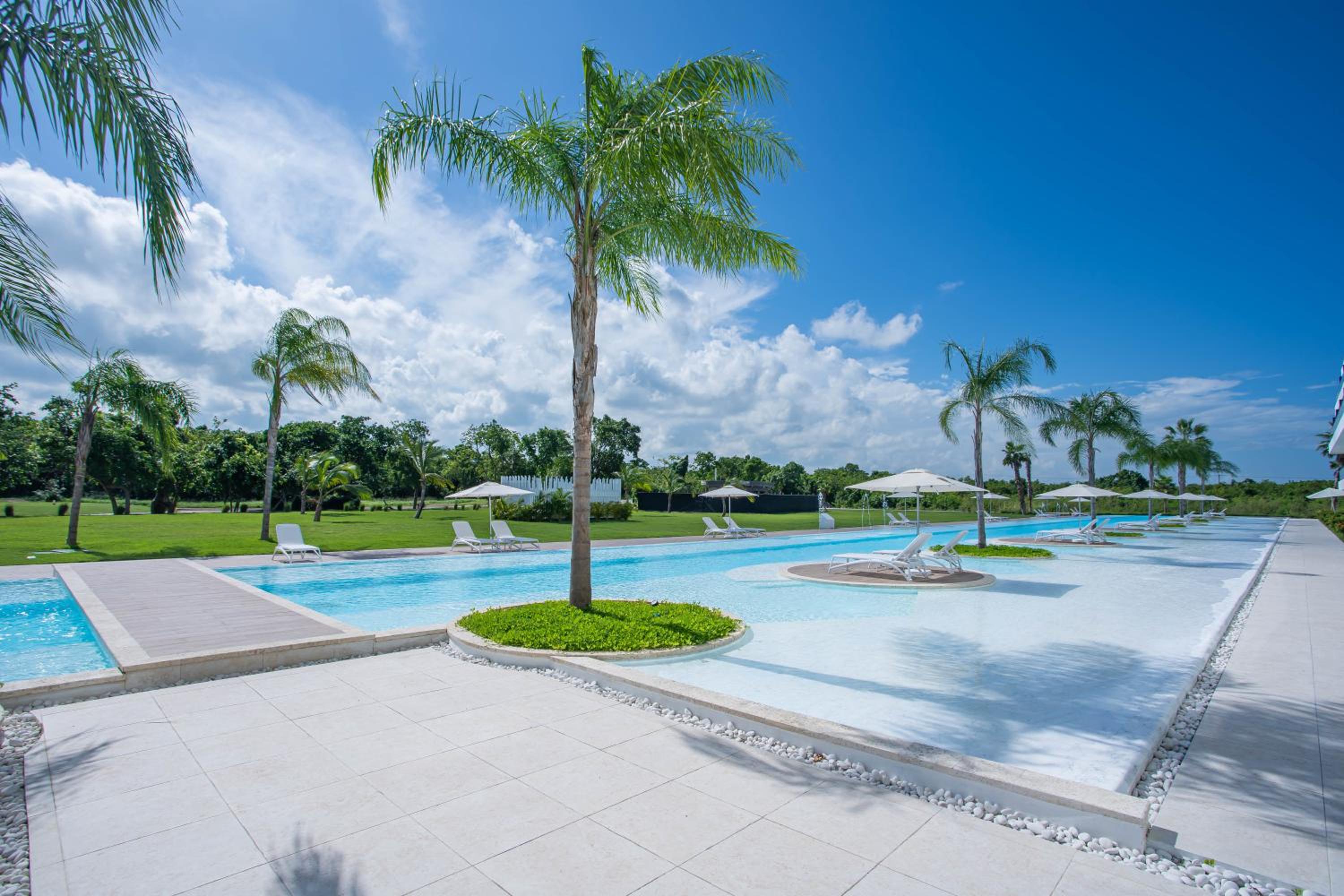 Apartment with Pool View  - Photo 13
