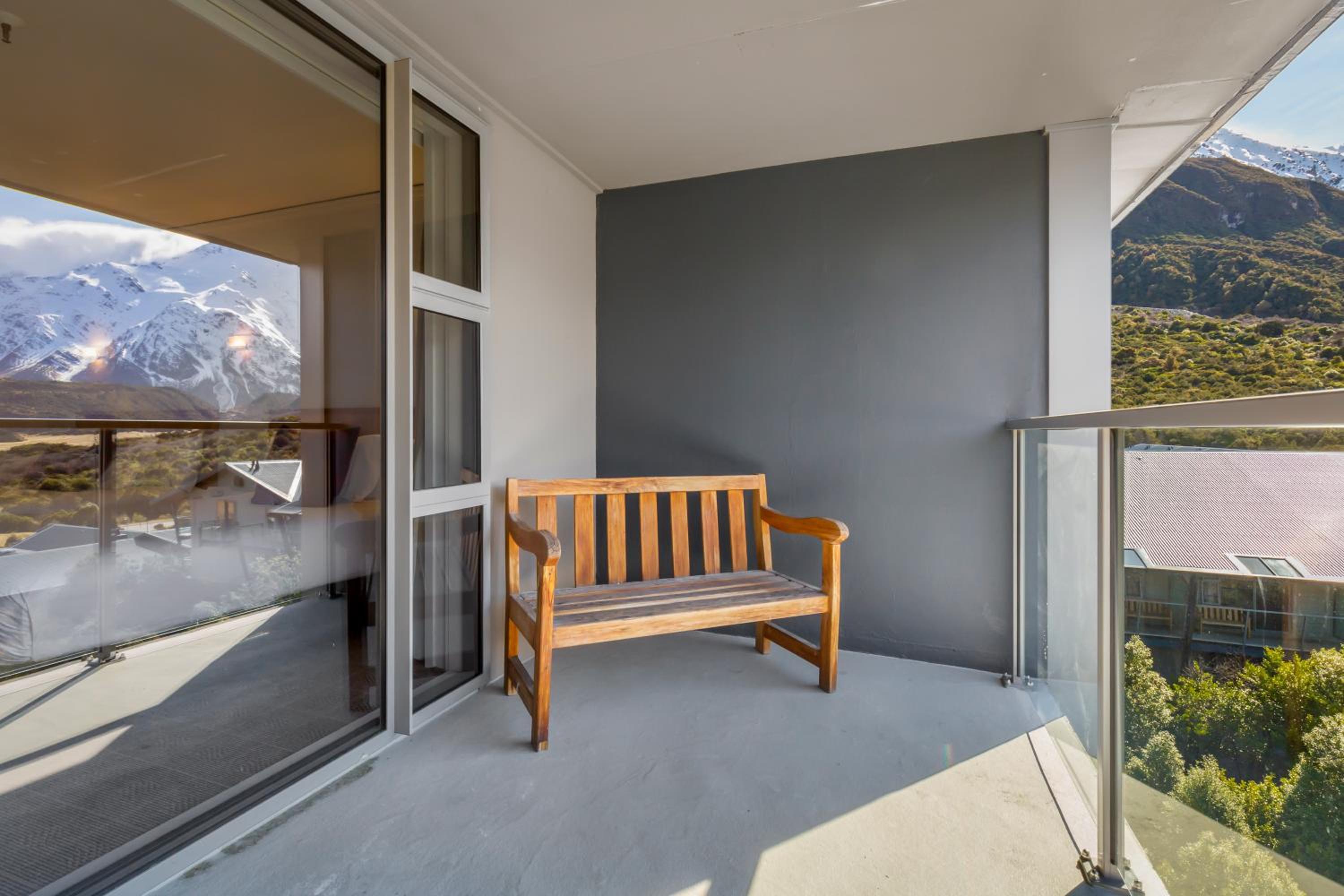 Superior Twin Room with Mountain View photo 3