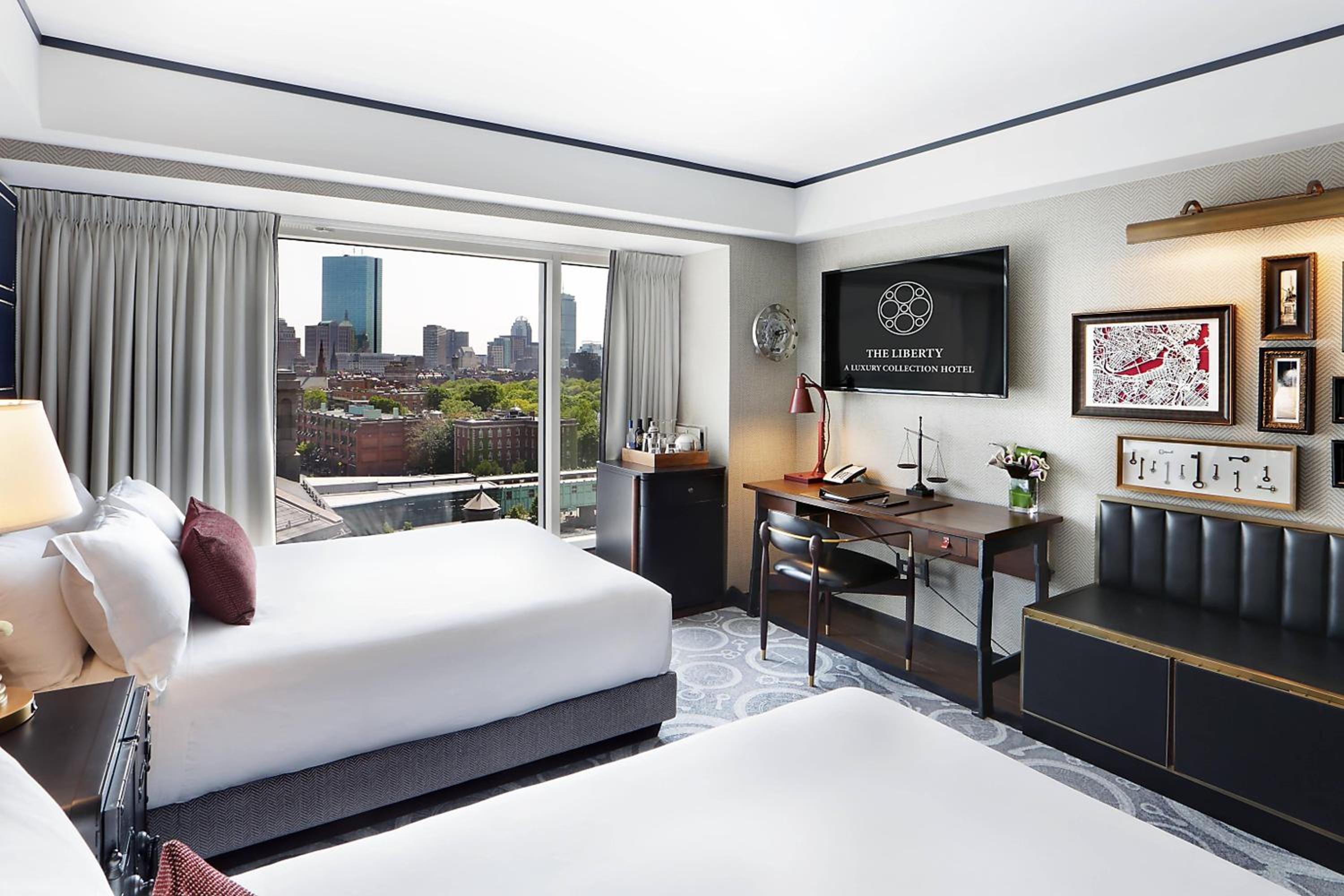 Grand Deluxe, Guest room, 2 Queen Beds - Beacon Hill view - Photo 2