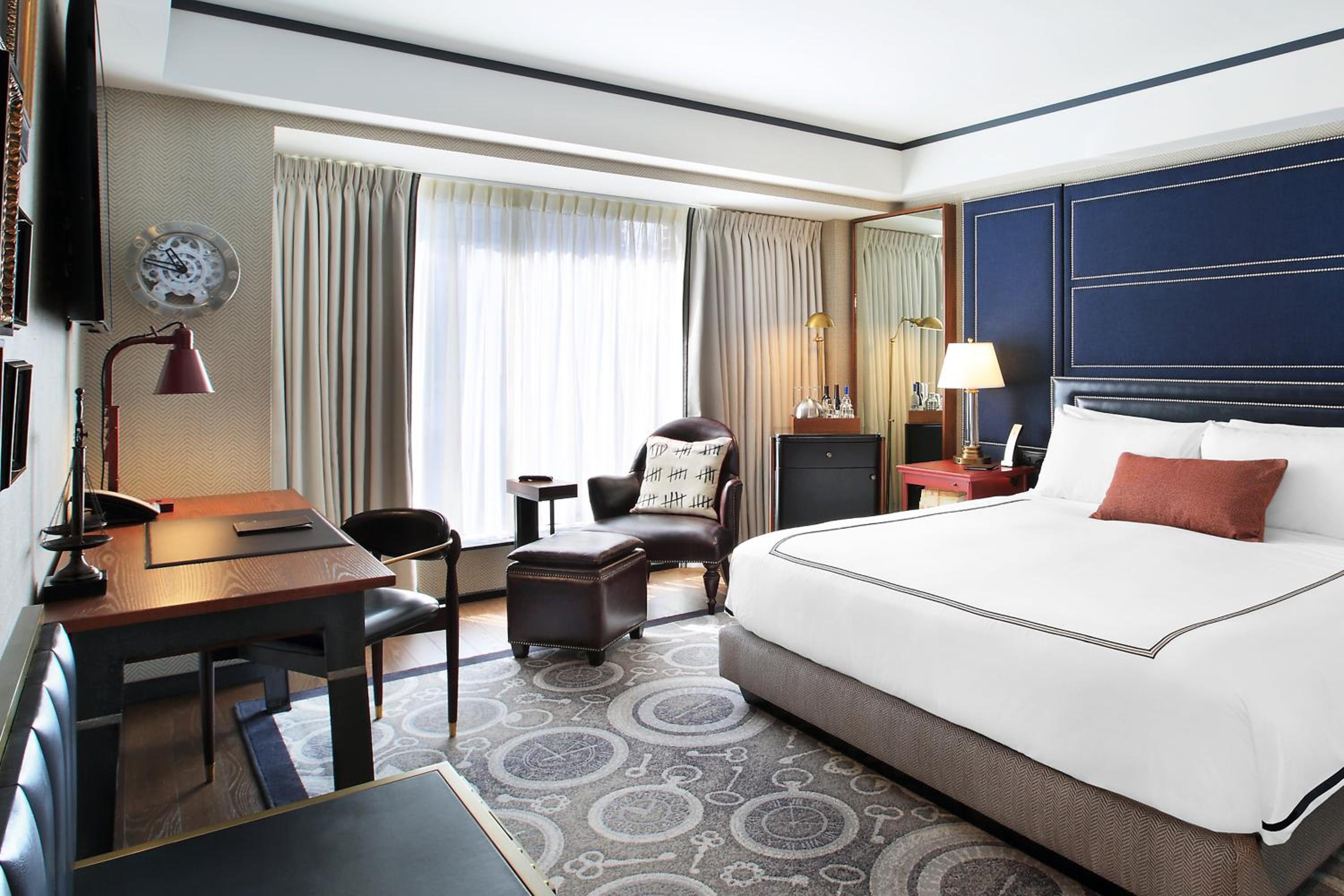 Superior, Guest room, 1 King - Photo 2