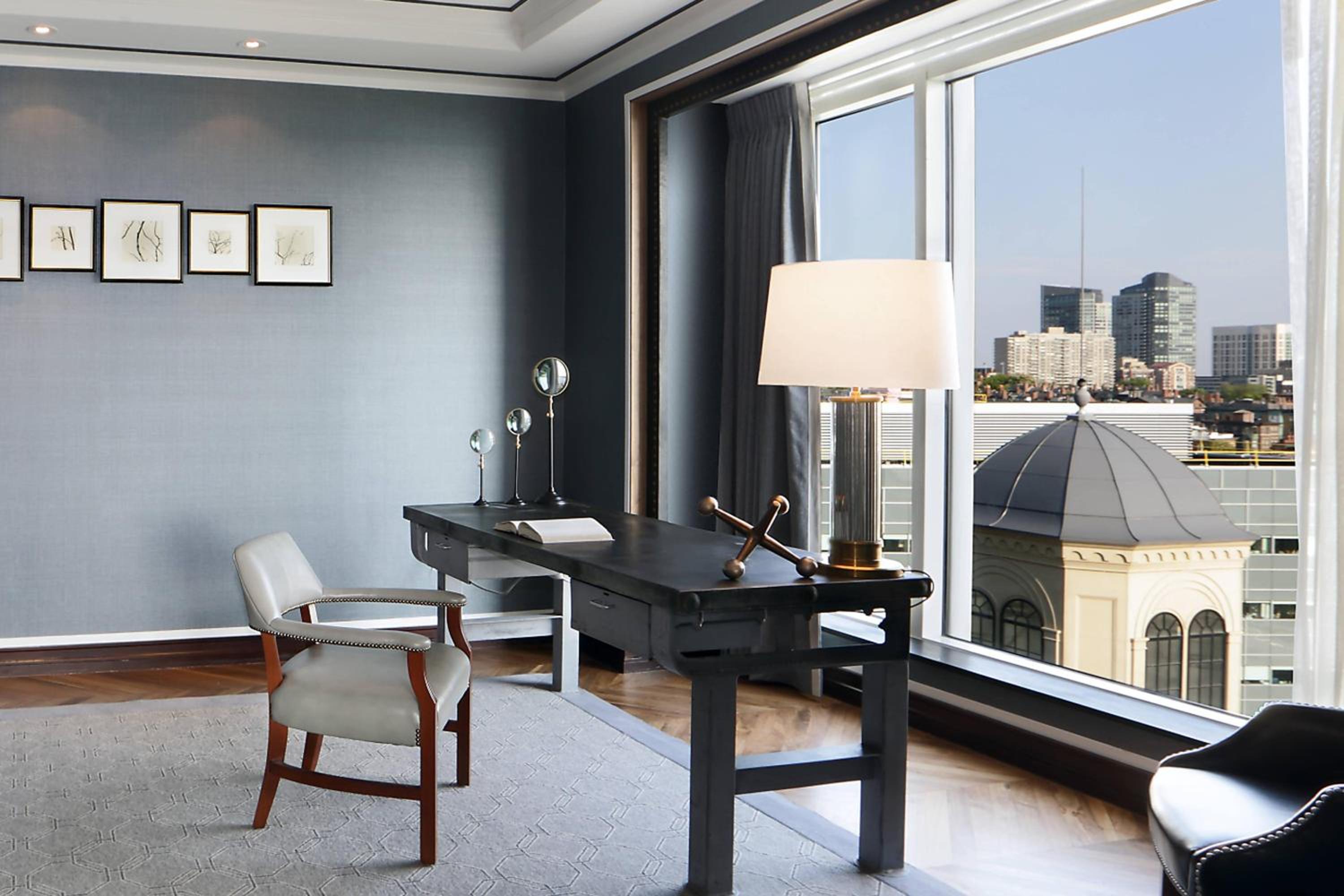 Ebersol, 1 Bedroom Presidential Suite, 1 King, City view thumbnail 6