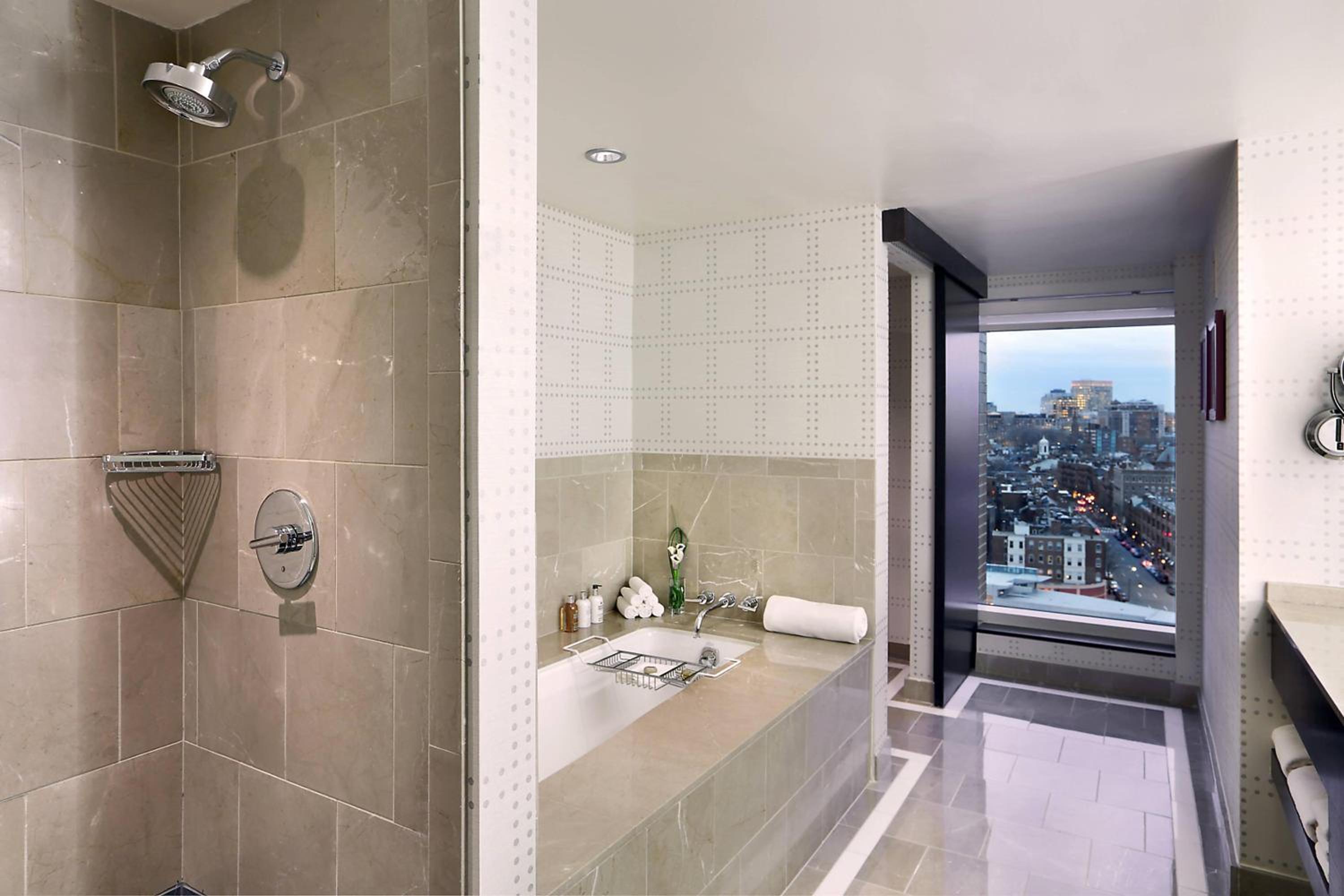 Charles River, 1 Bedroom 2 room Suite, 1 King, Sofa bed