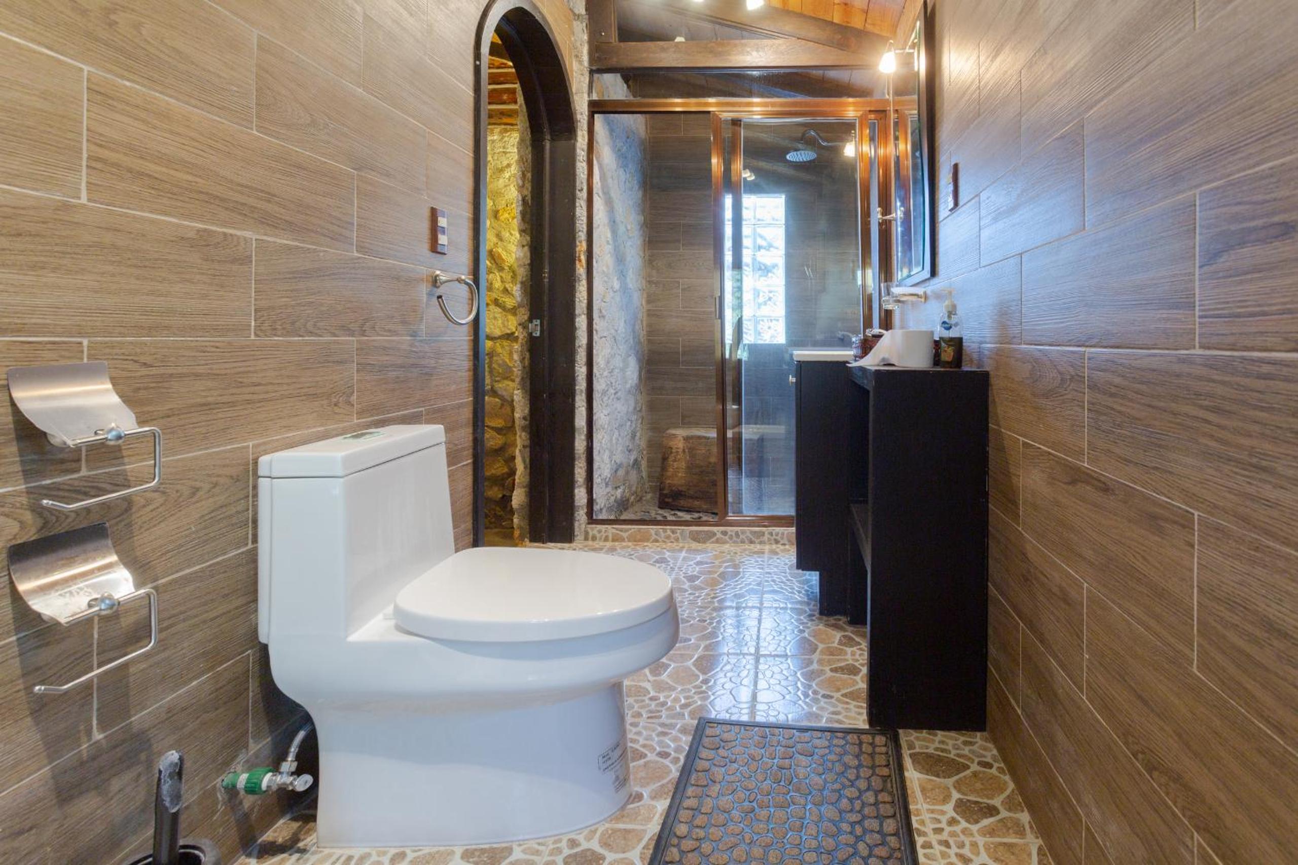 Suite - Photo 2