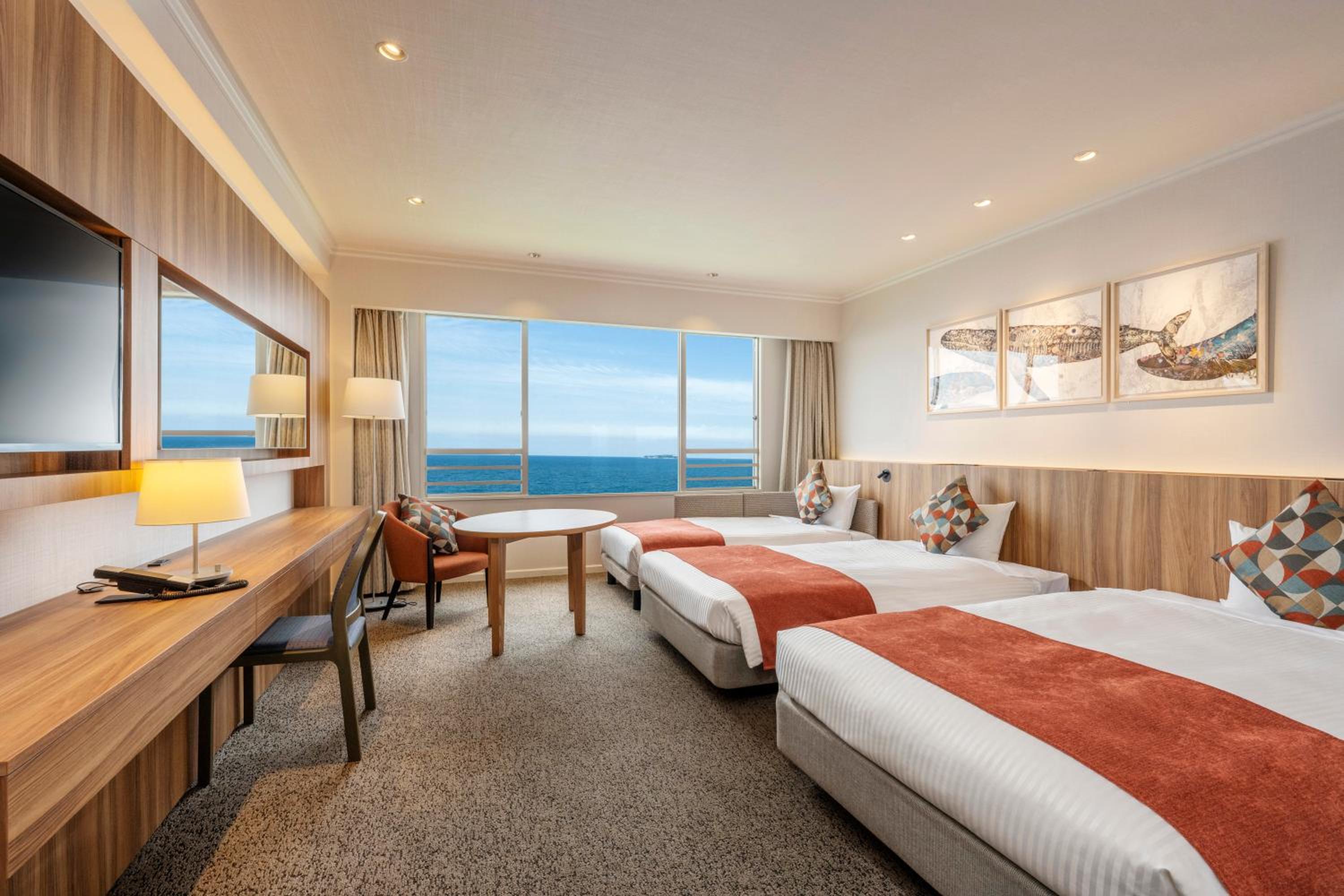 HORIZON Deluxe Triple Room with Separate Bathroom and Toilet