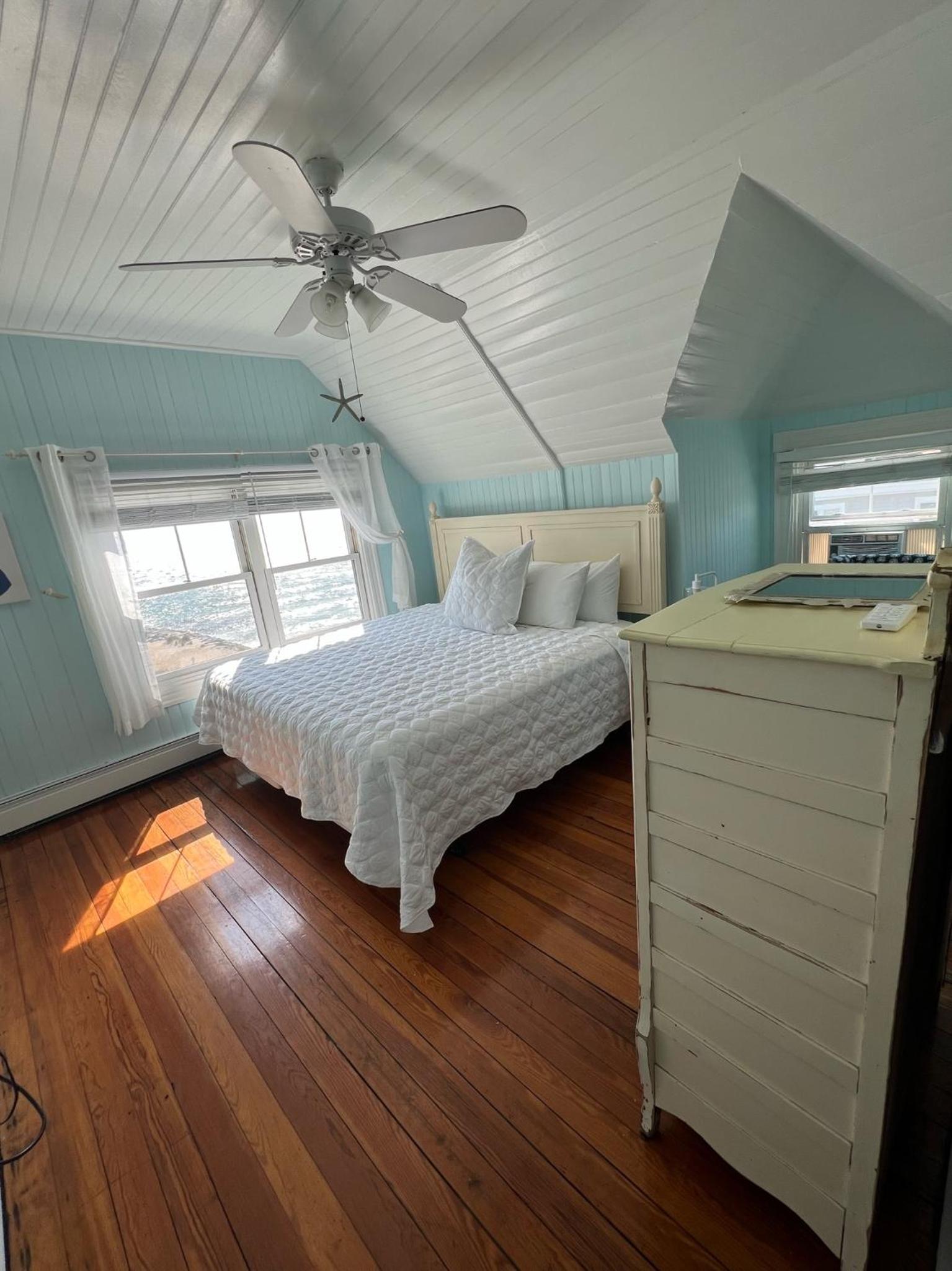 Deluxe Double Room with Sea View photo 2