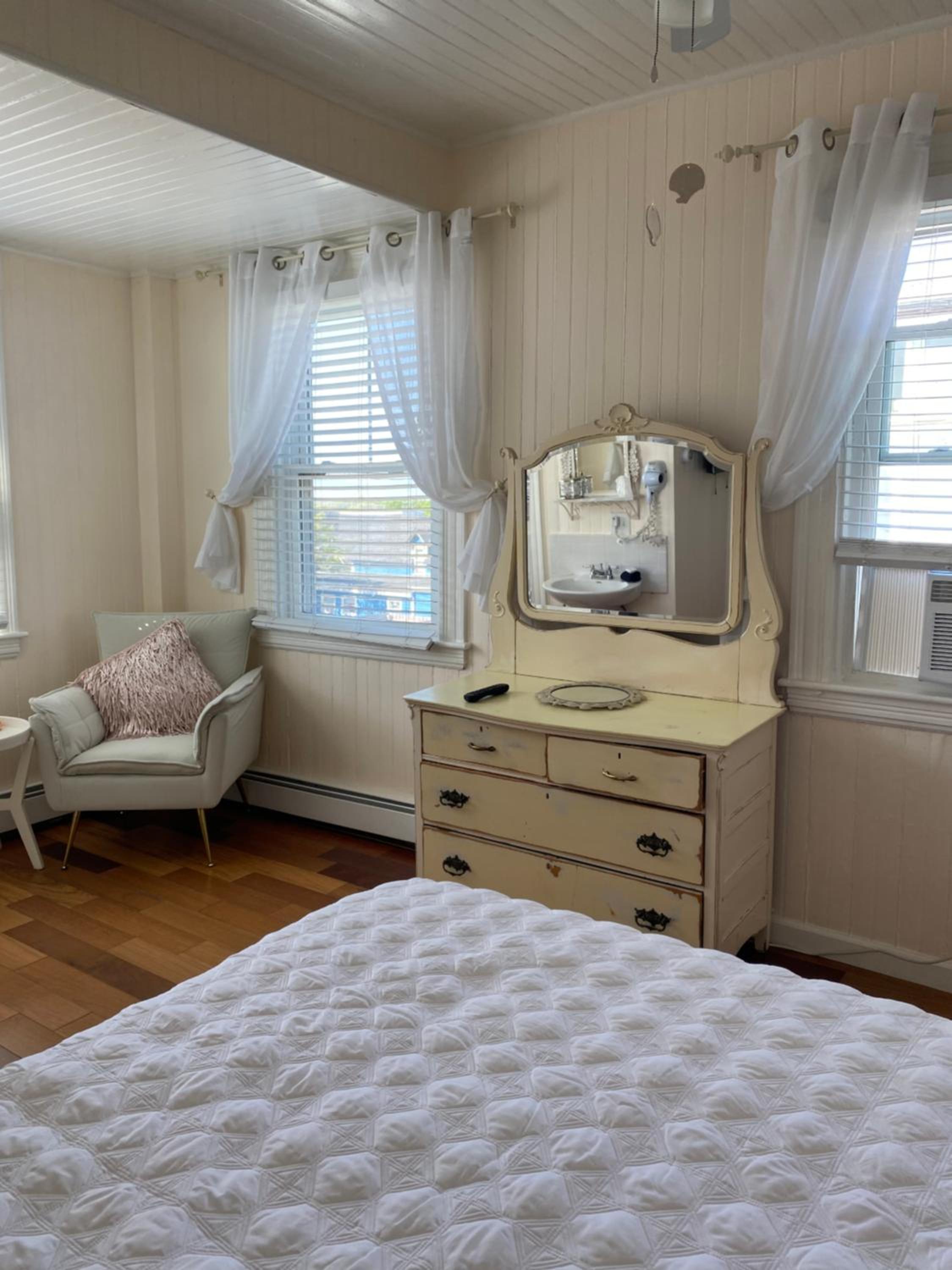Queen Room photo 3