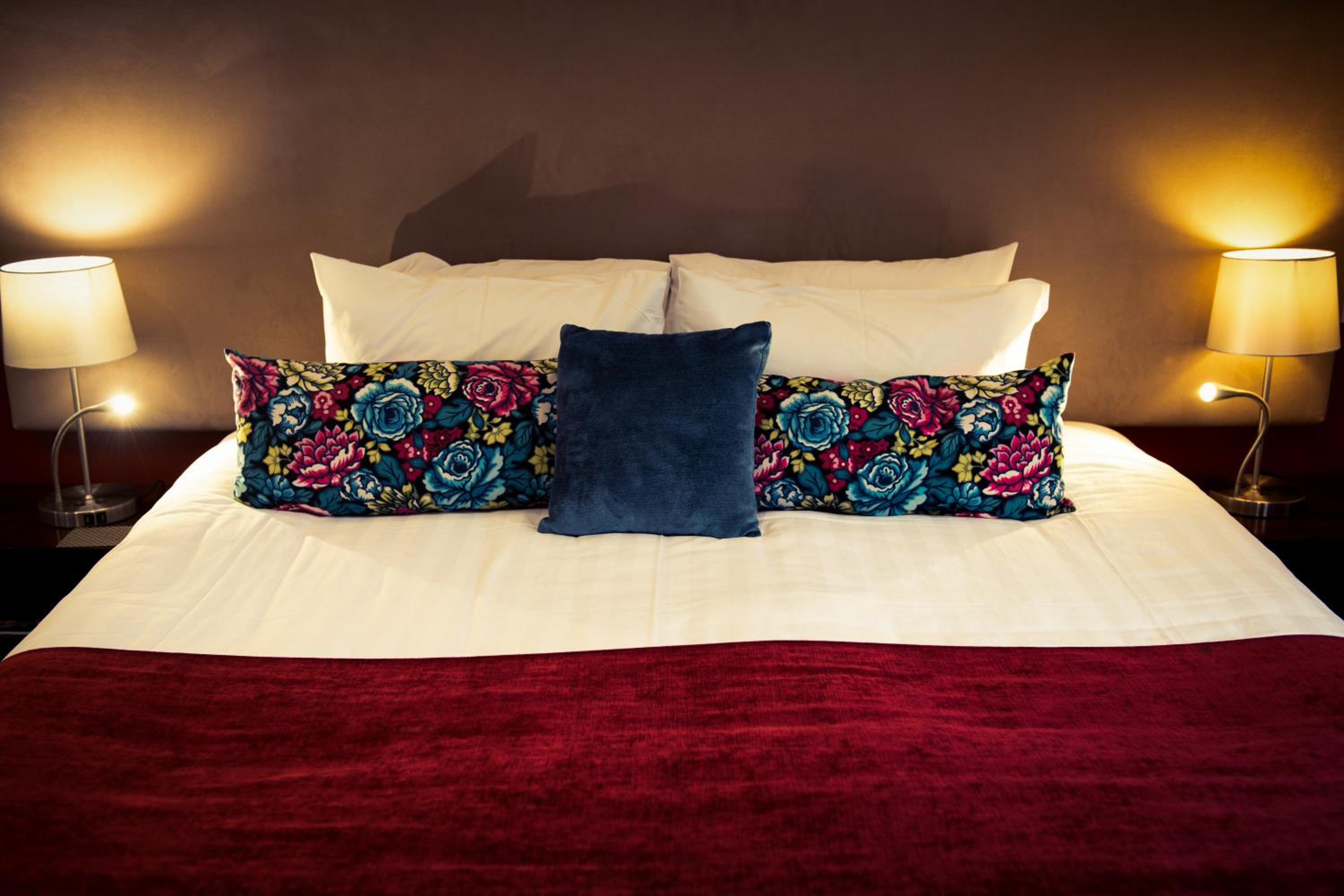 Executive Studio Apartment with Spa Bath photo 2