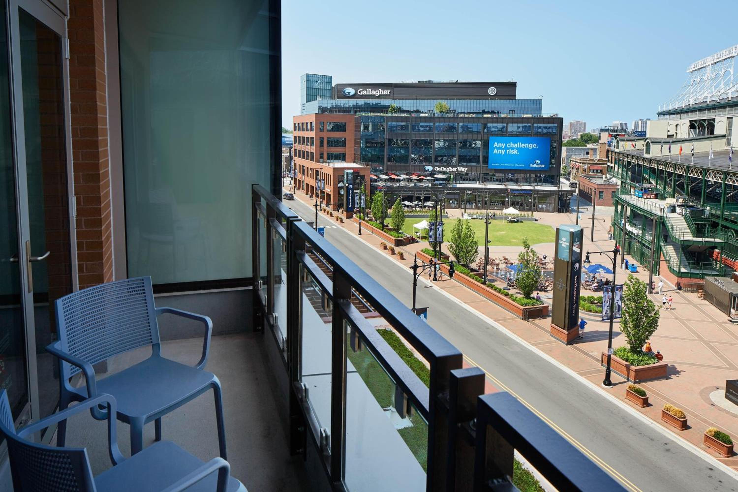 Junior Suite - Ballpark View
