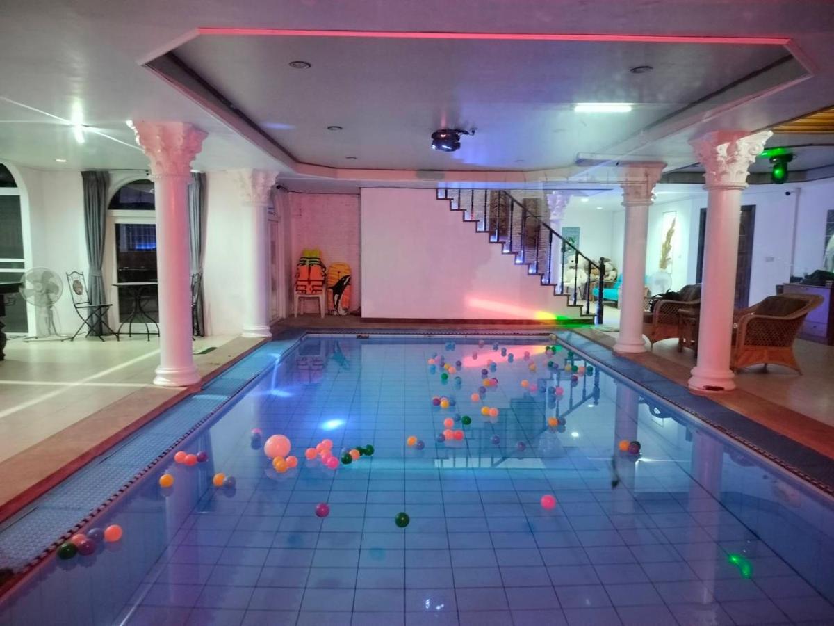 Villa with Private Pool - Photo 89
