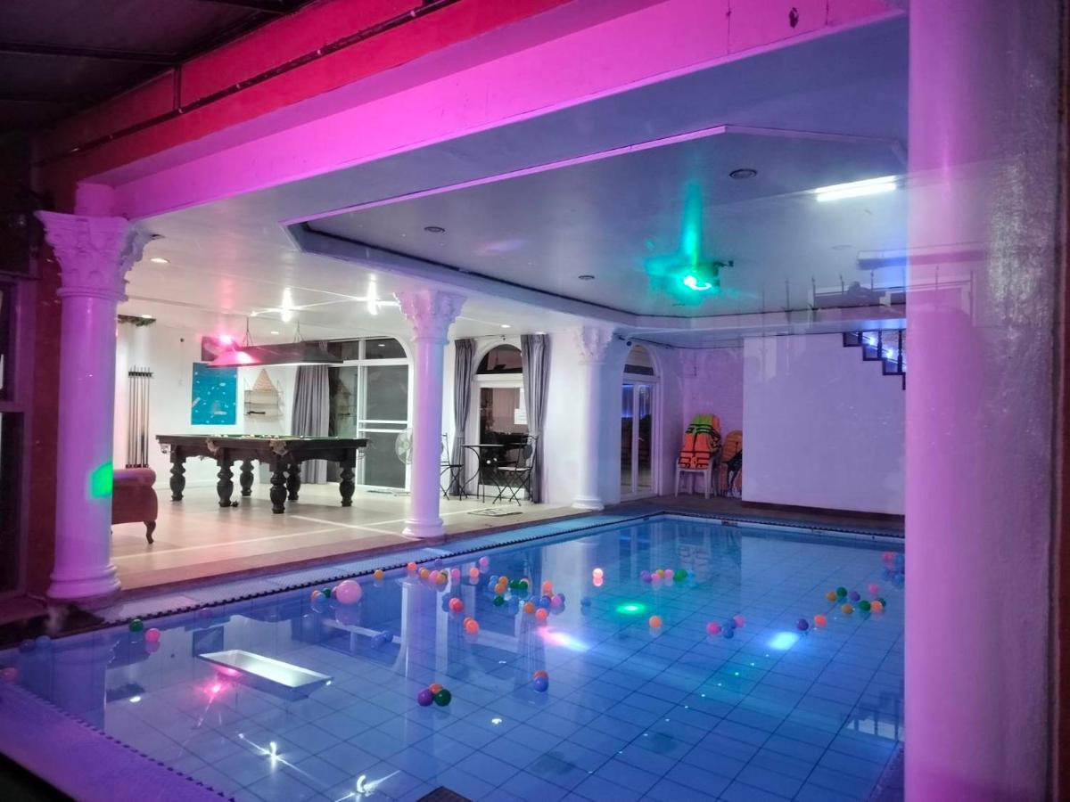 Villa with Private Pool - Photo 95