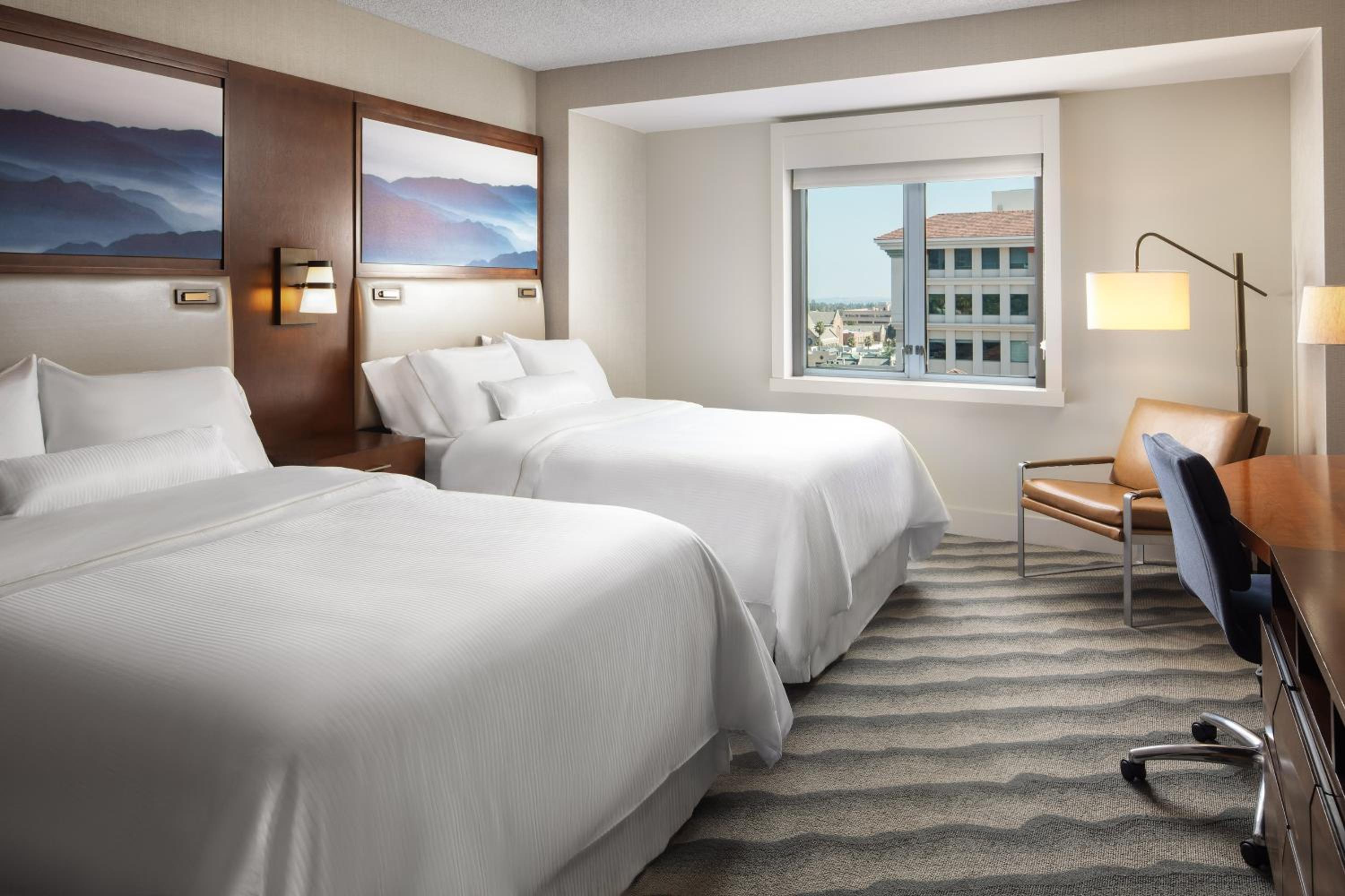 Classic Double Guest Room with Two Double Bed - Photo 5