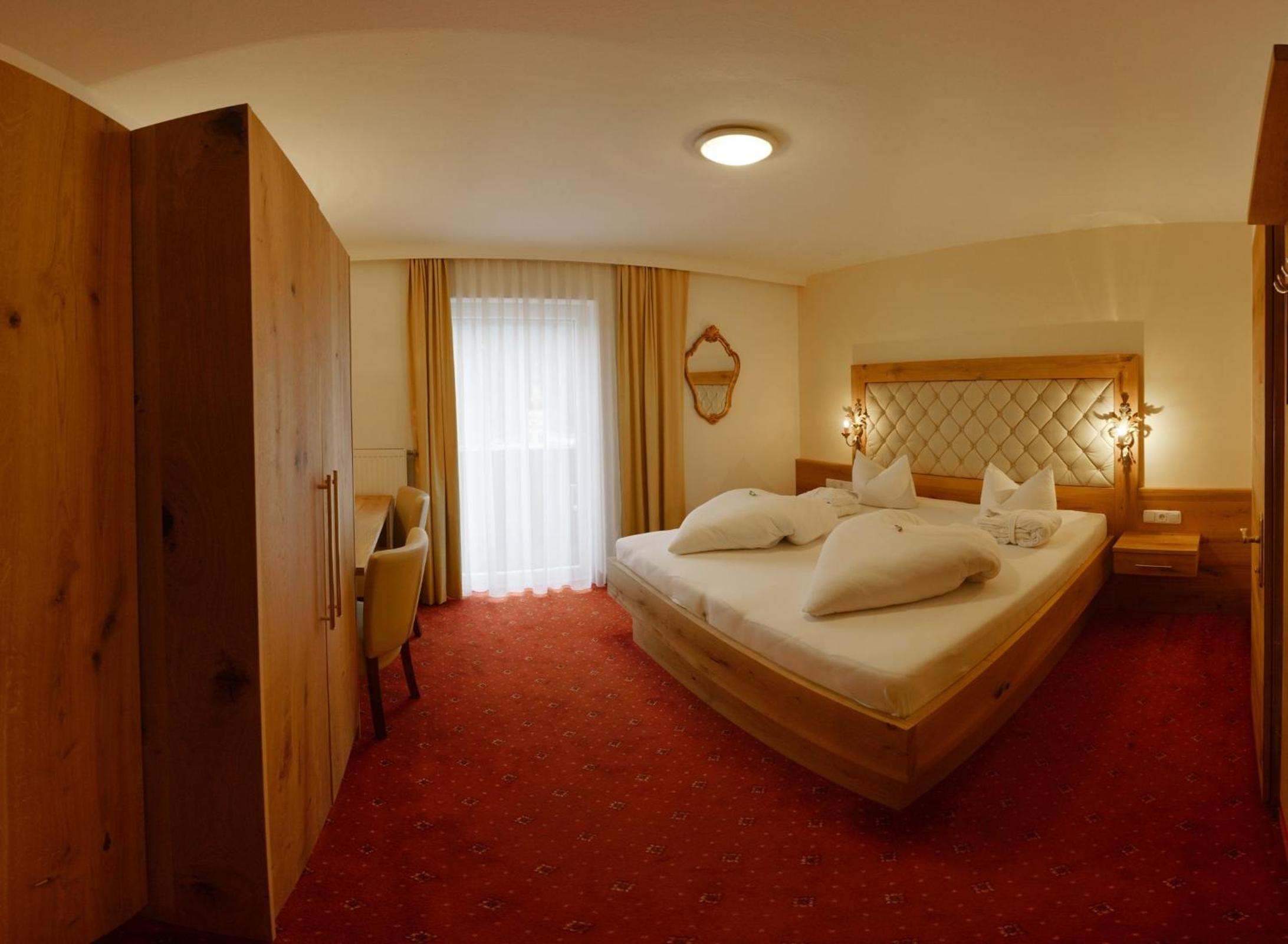Double Room - Photo 3
