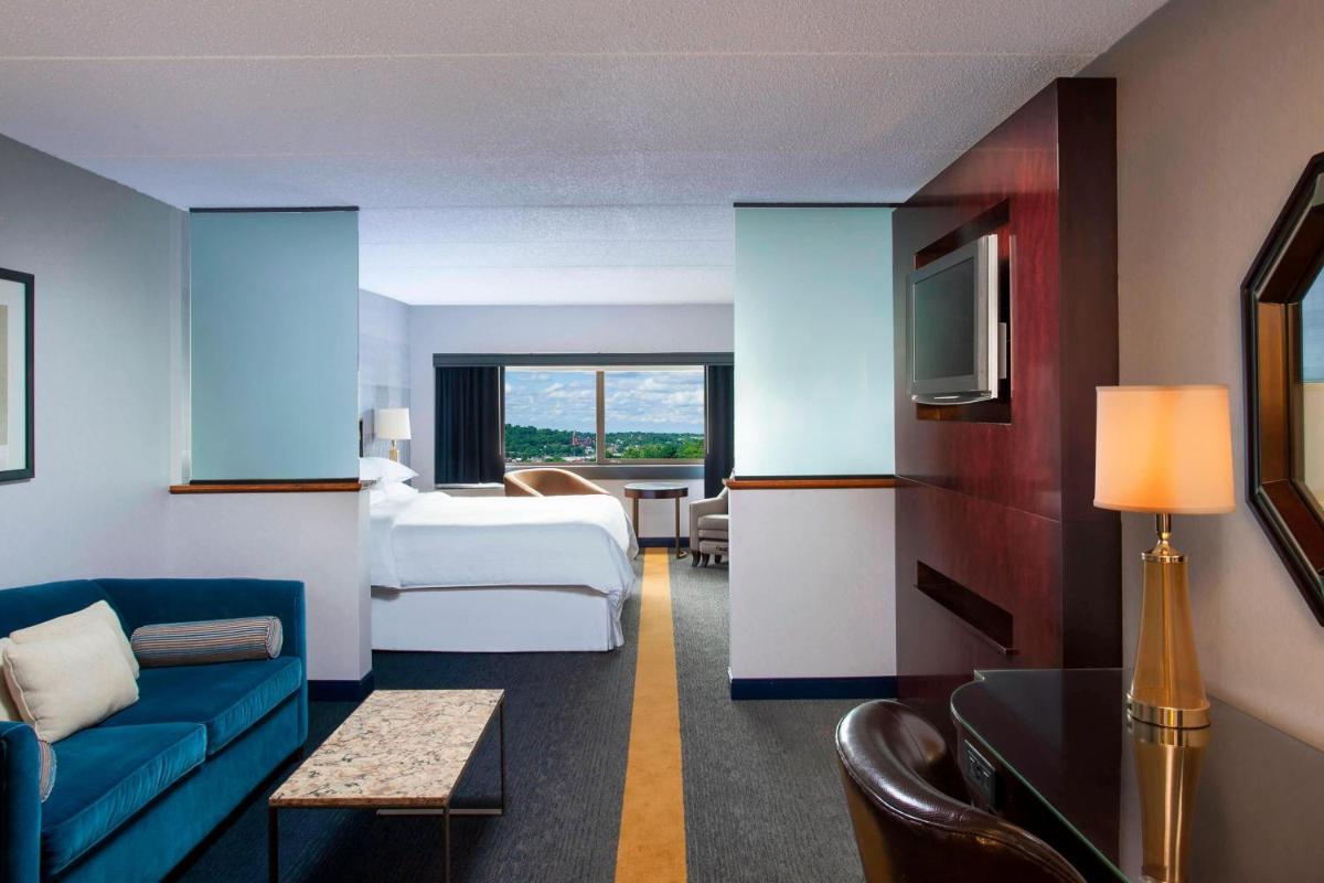 Junior Suite, 1 Queen, Sofa bed photo 1