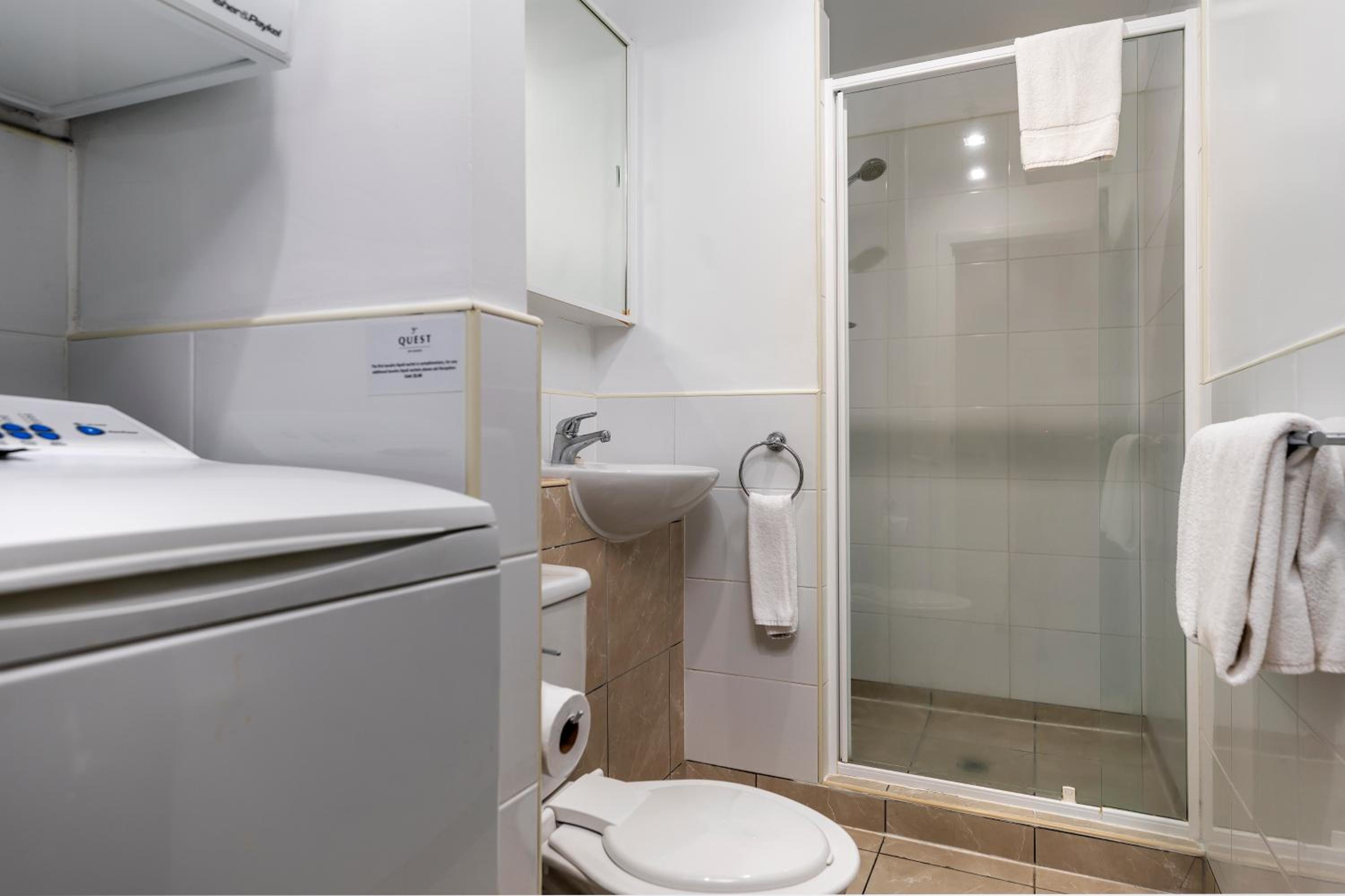 One-Bedroom Apartment thumbnail 5