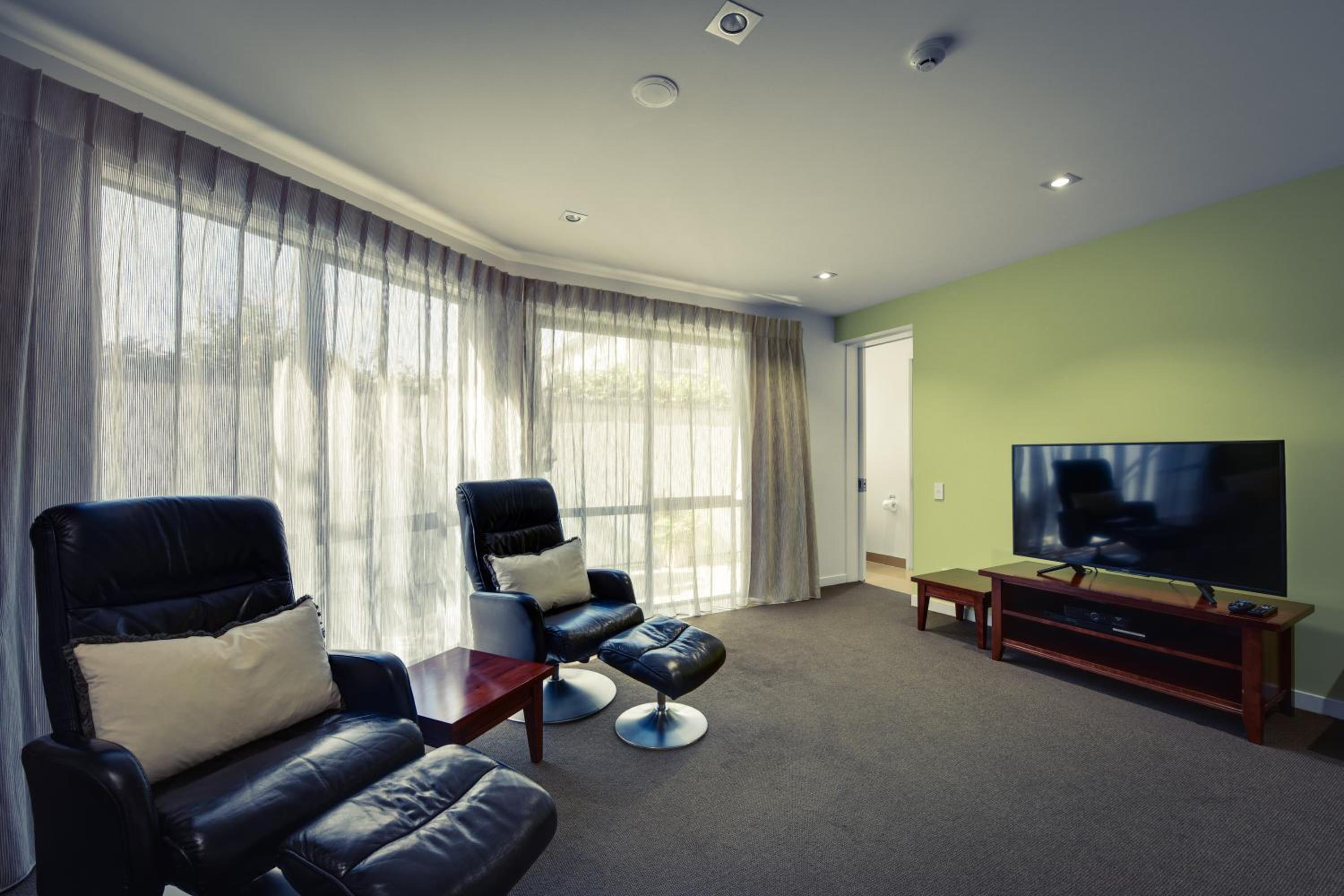 Two-Bedroom Suite photo 2