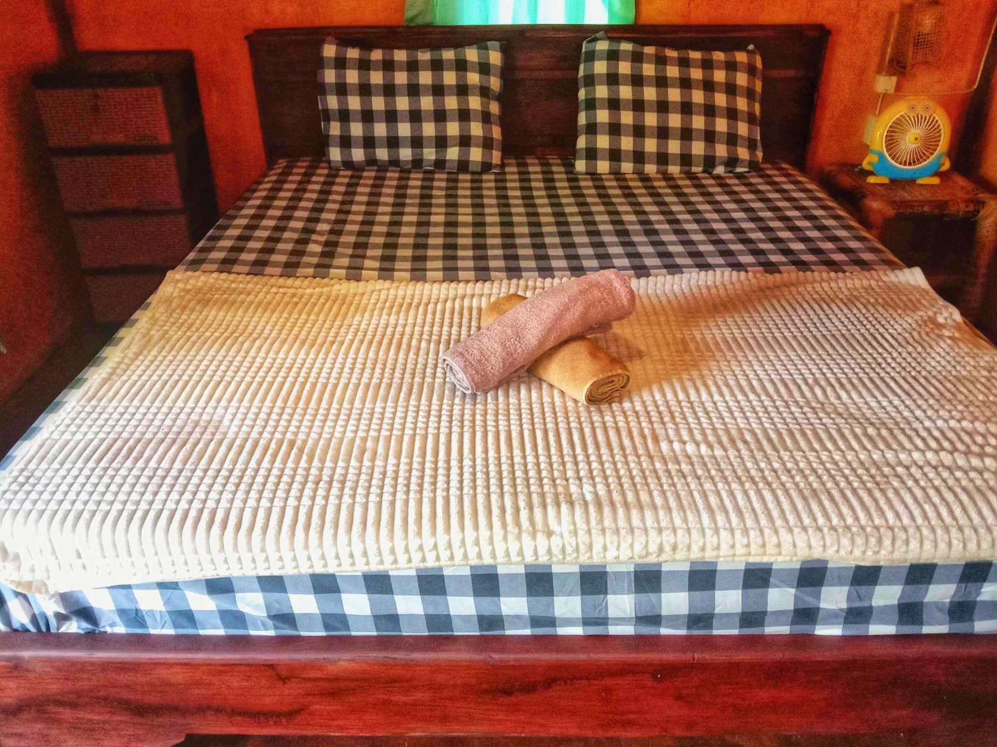 Large Double Room - Photo 10