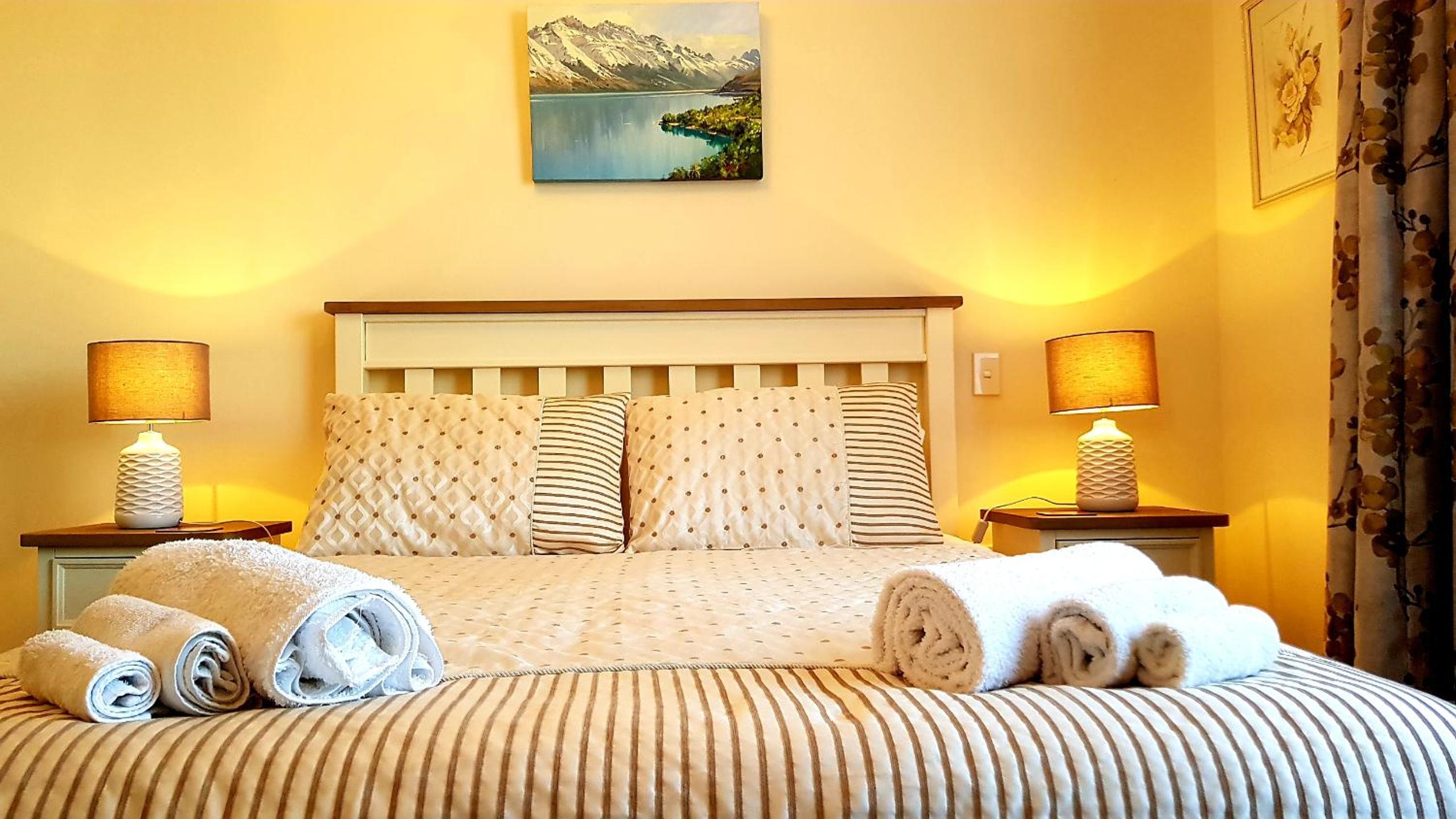 Deluxe Queen Room - Photo 2