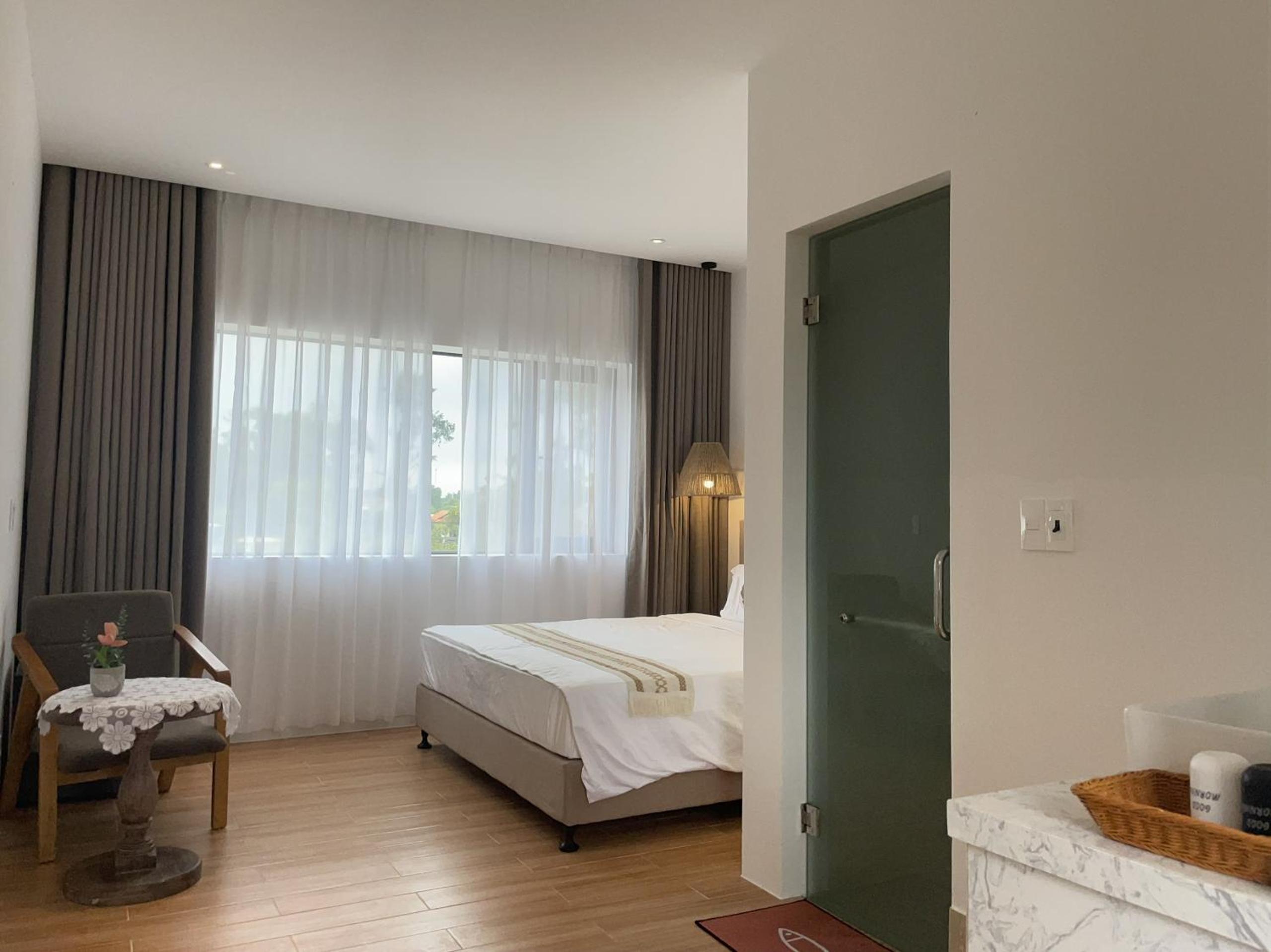 King Room with Garden View