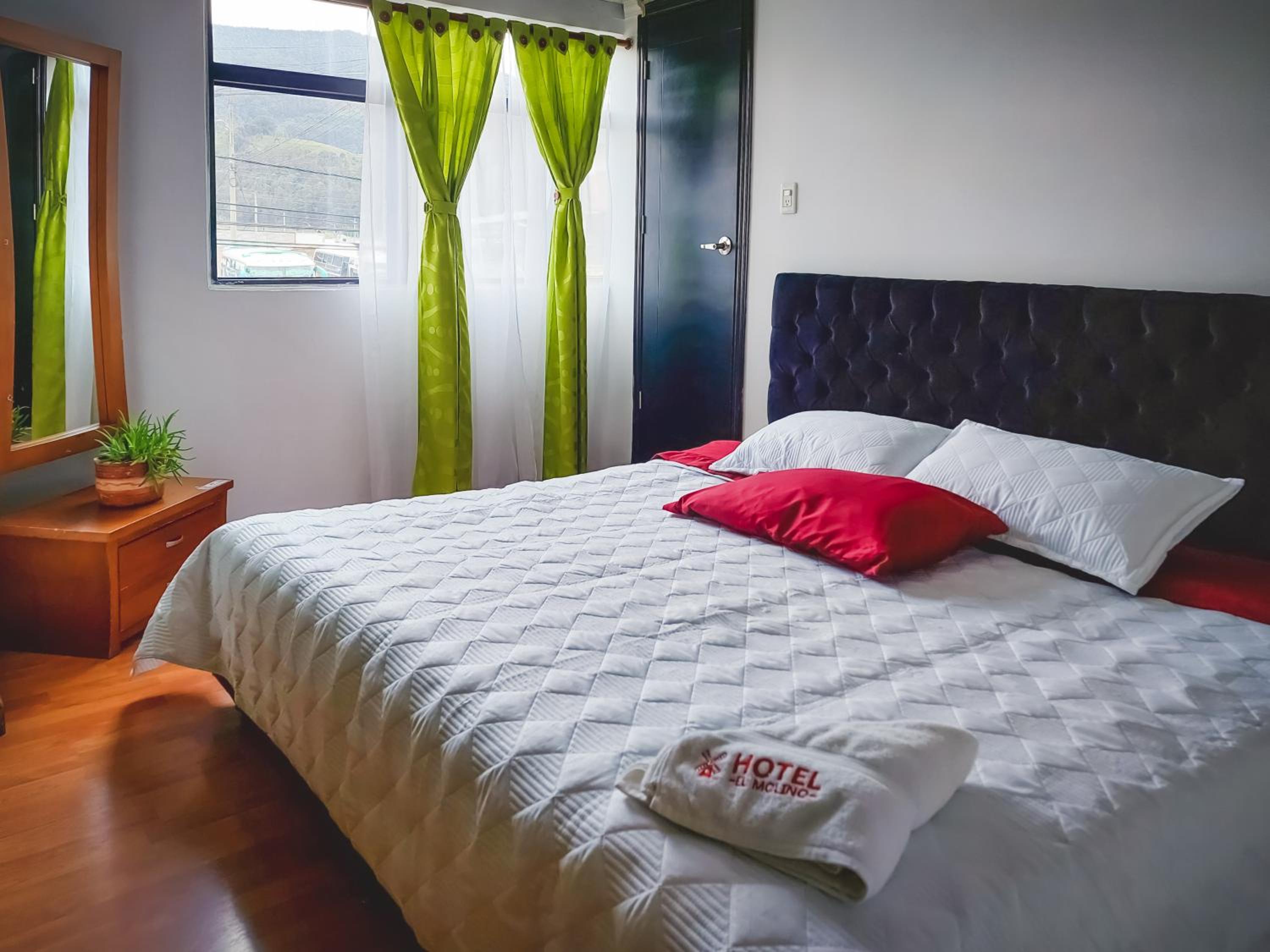 Deluxe King Suite photo 2